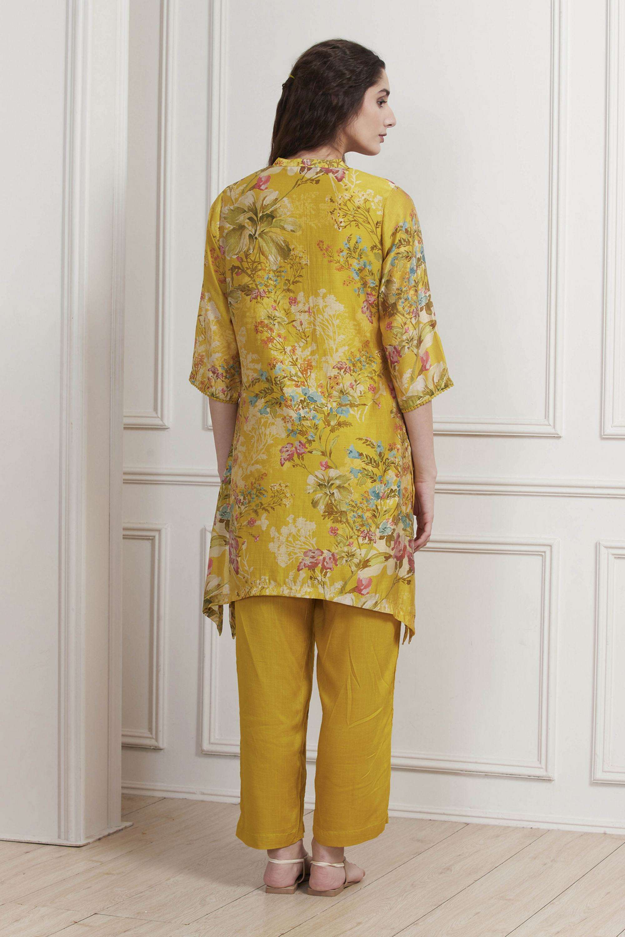 Floral-Viscose-Collared-Women-Kurta-with-Pant