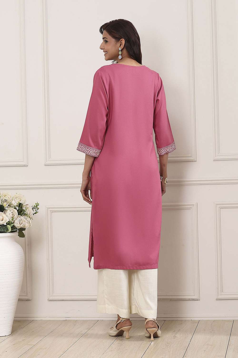 Embellished-Rayon-V-Neck-Women-Kurta