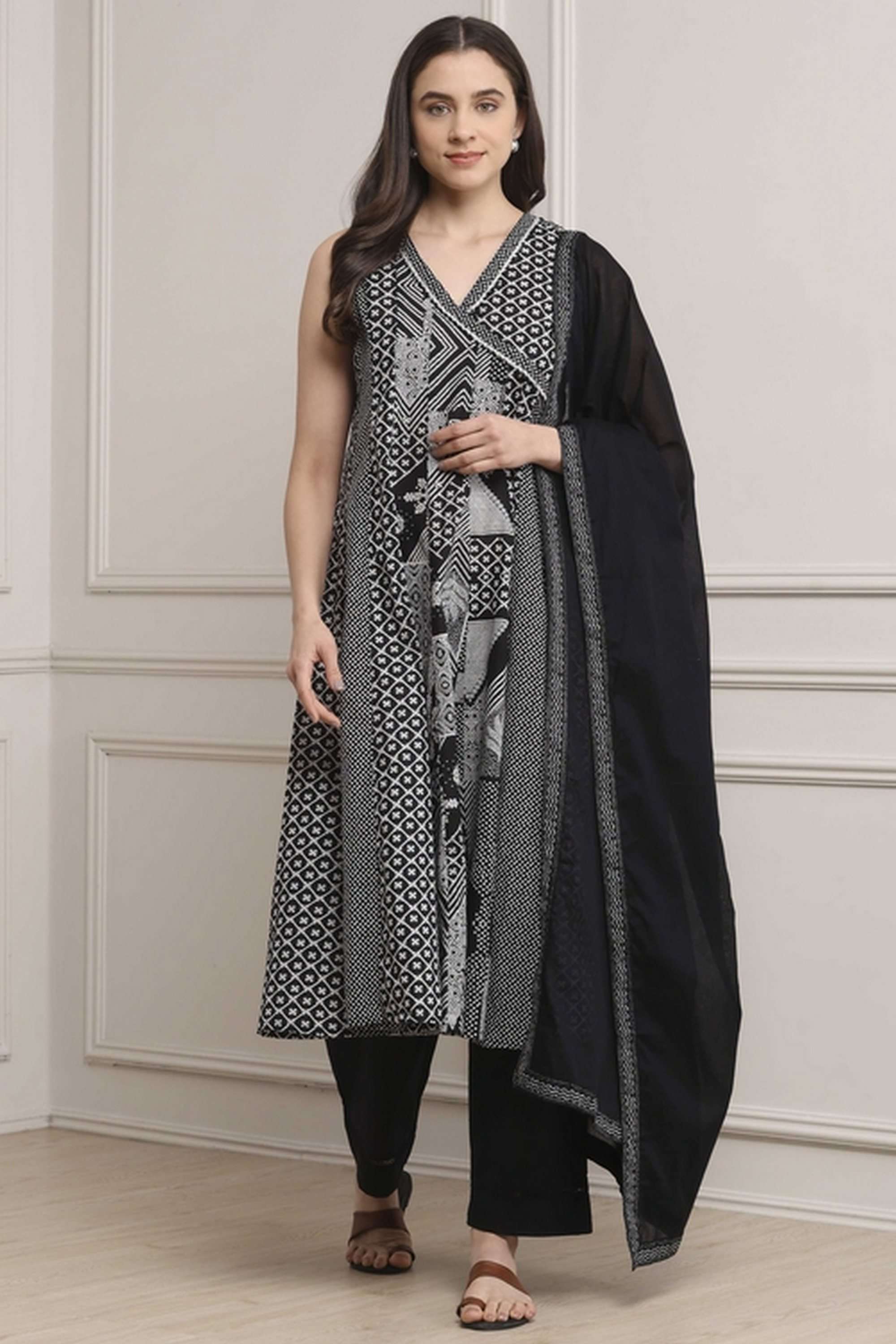 Textured-Cotton-Women-Kurta-with-Pant-and-Dupatta
