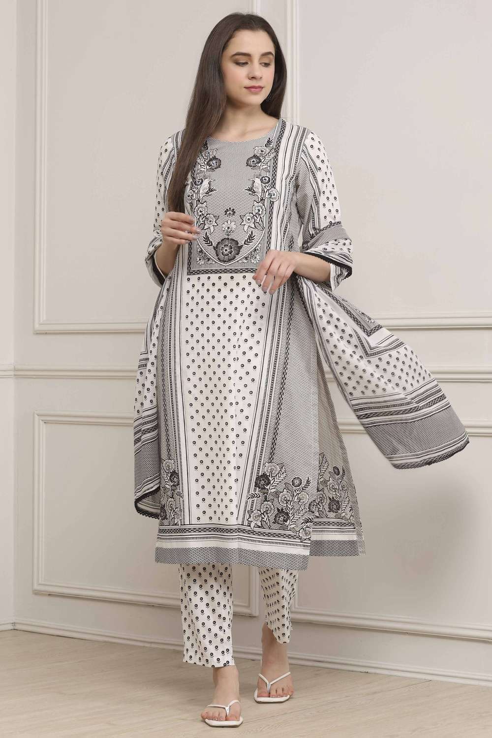 Textured-Cotton-Women-s-Festive-Wear-Kurta-Set