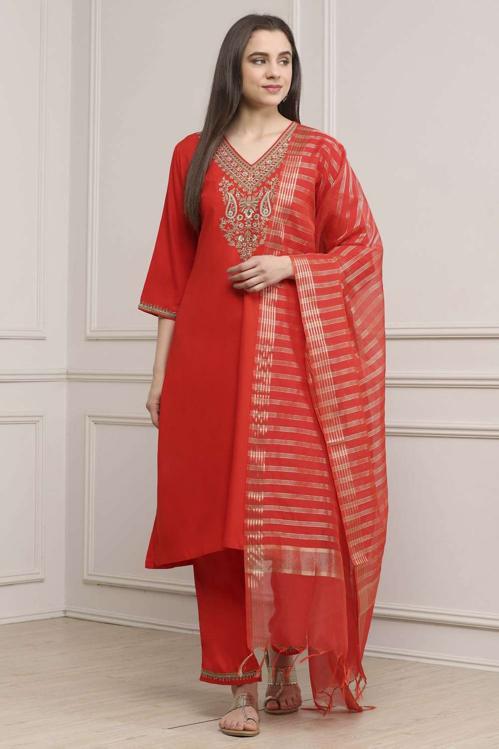 Textured-Rayon-Women-s-Festive-Wear-Kurta-Set