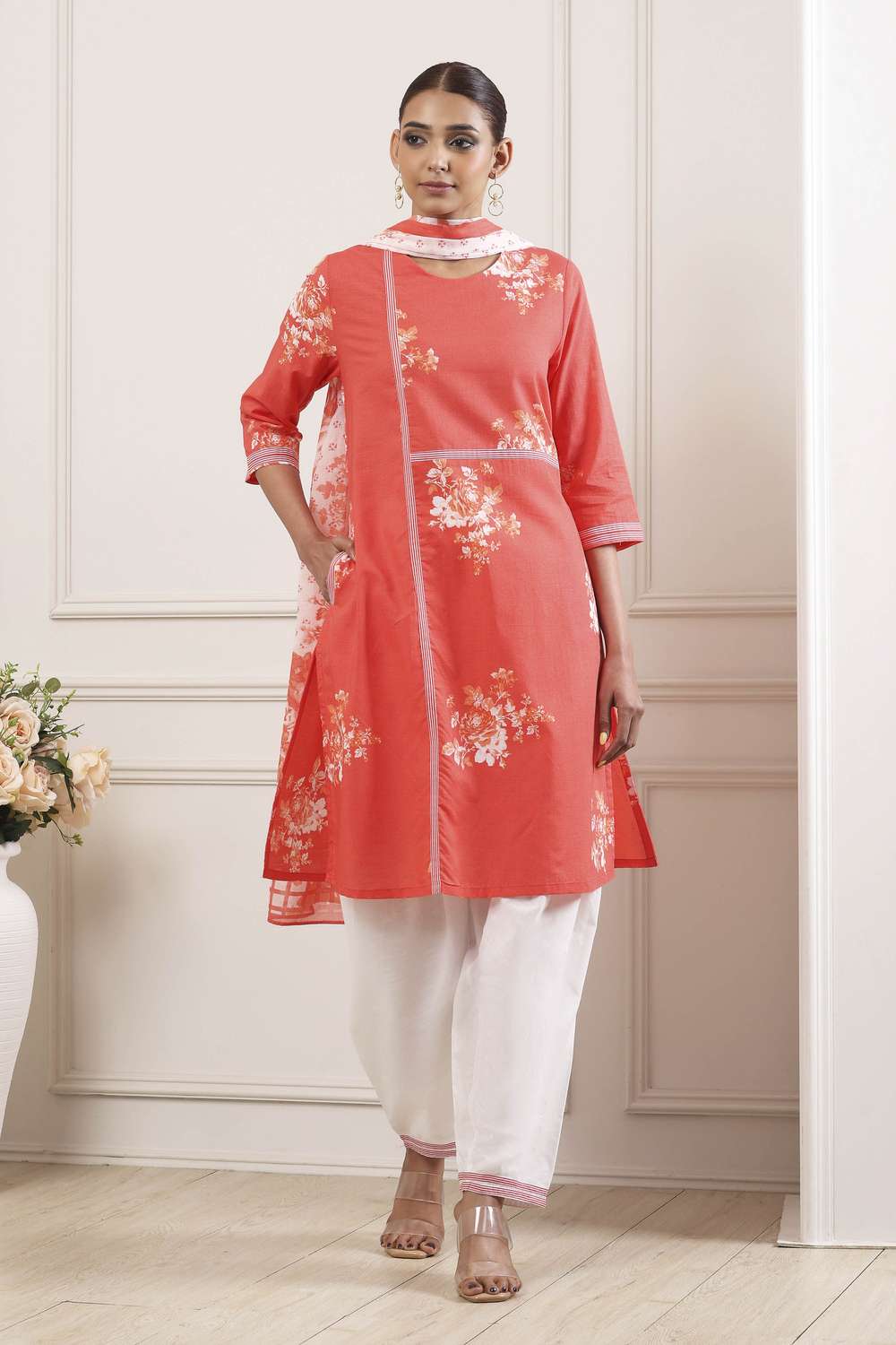 Textured-Cotton-Women-s-Festive-Wear-Kurta-Set