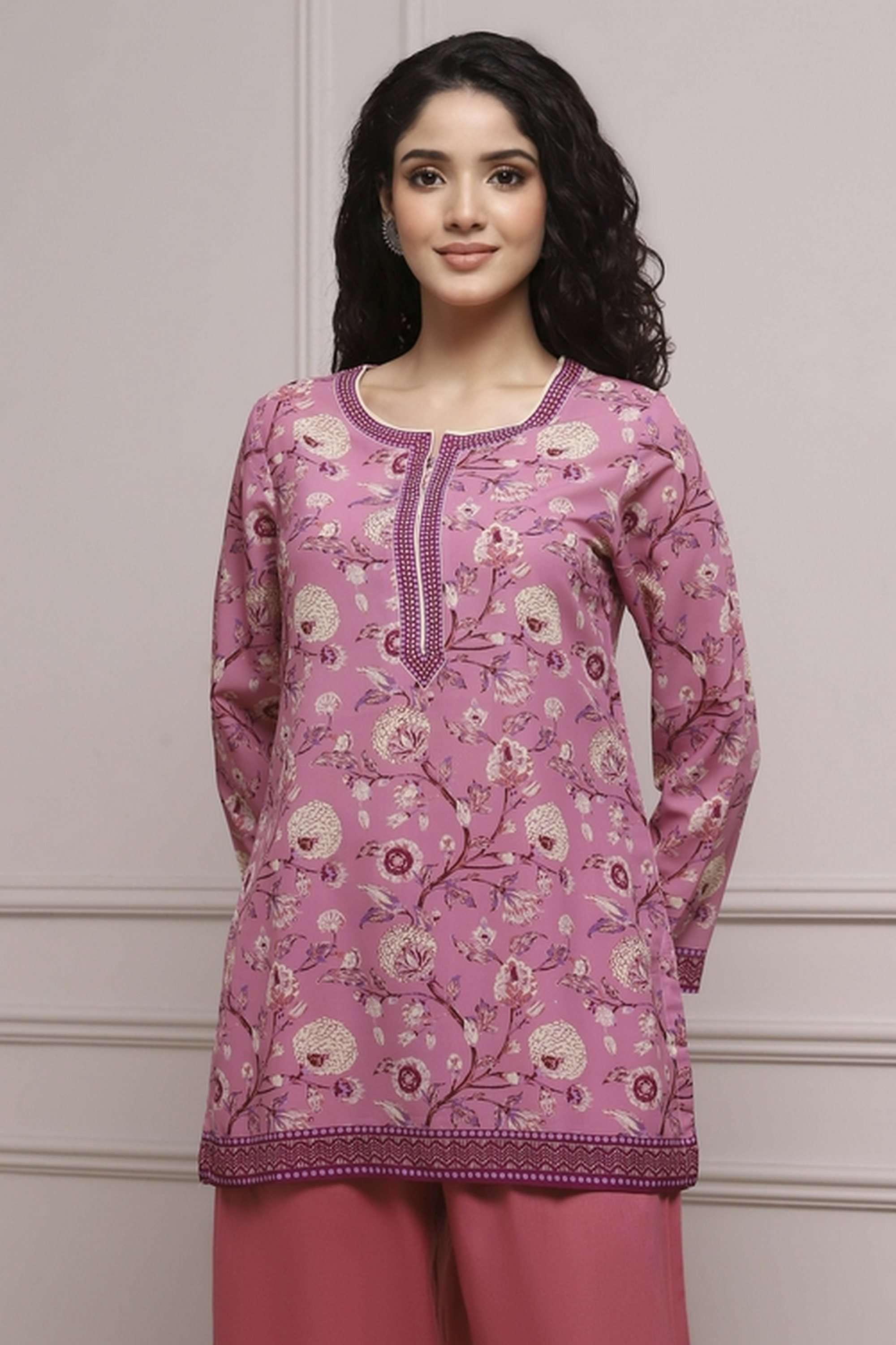 Textured-Polyester-Women-Festive-Wear-Kurti
