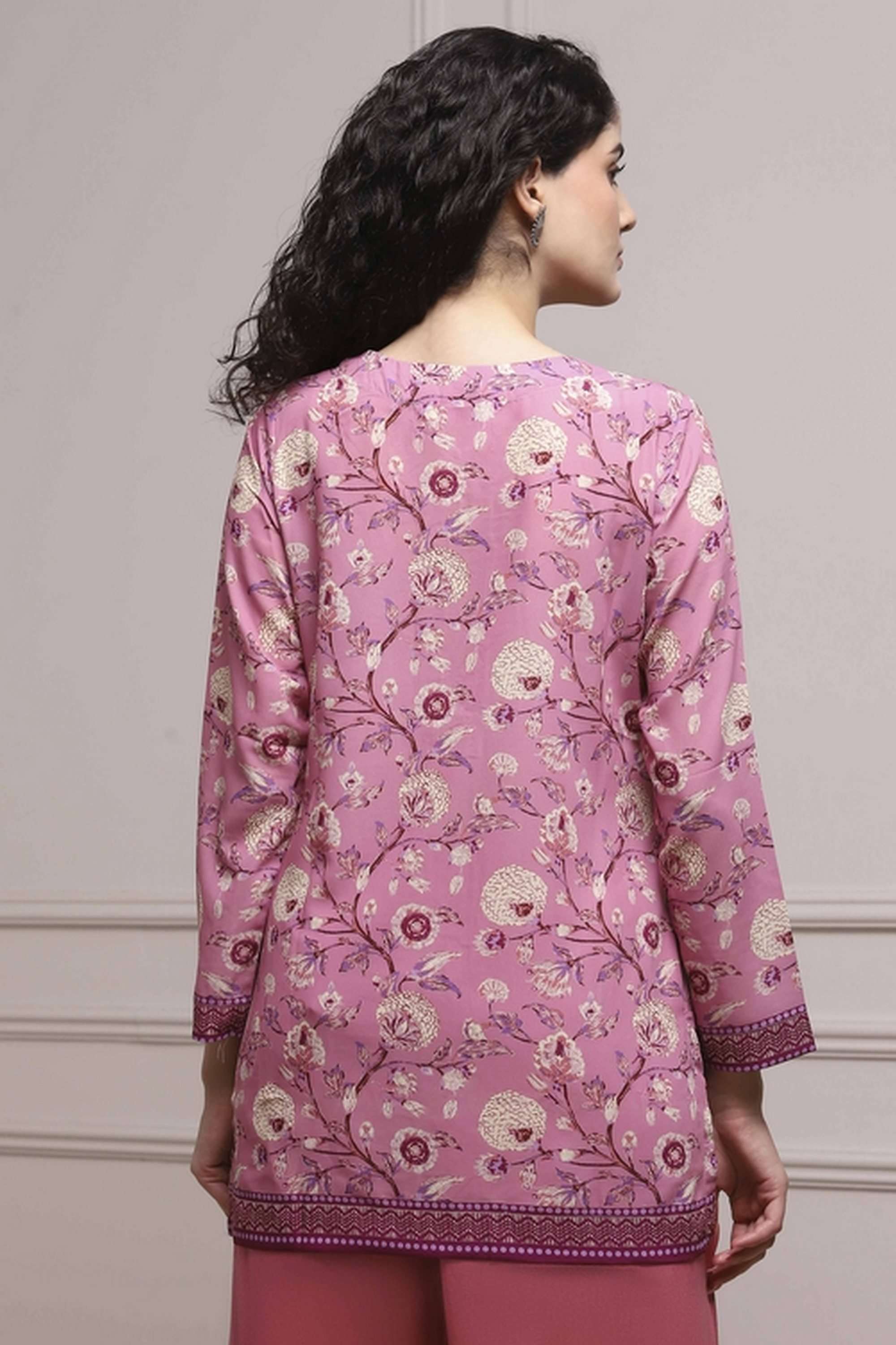 Textured-Polyester-Women-Festive-Wear-Kurti