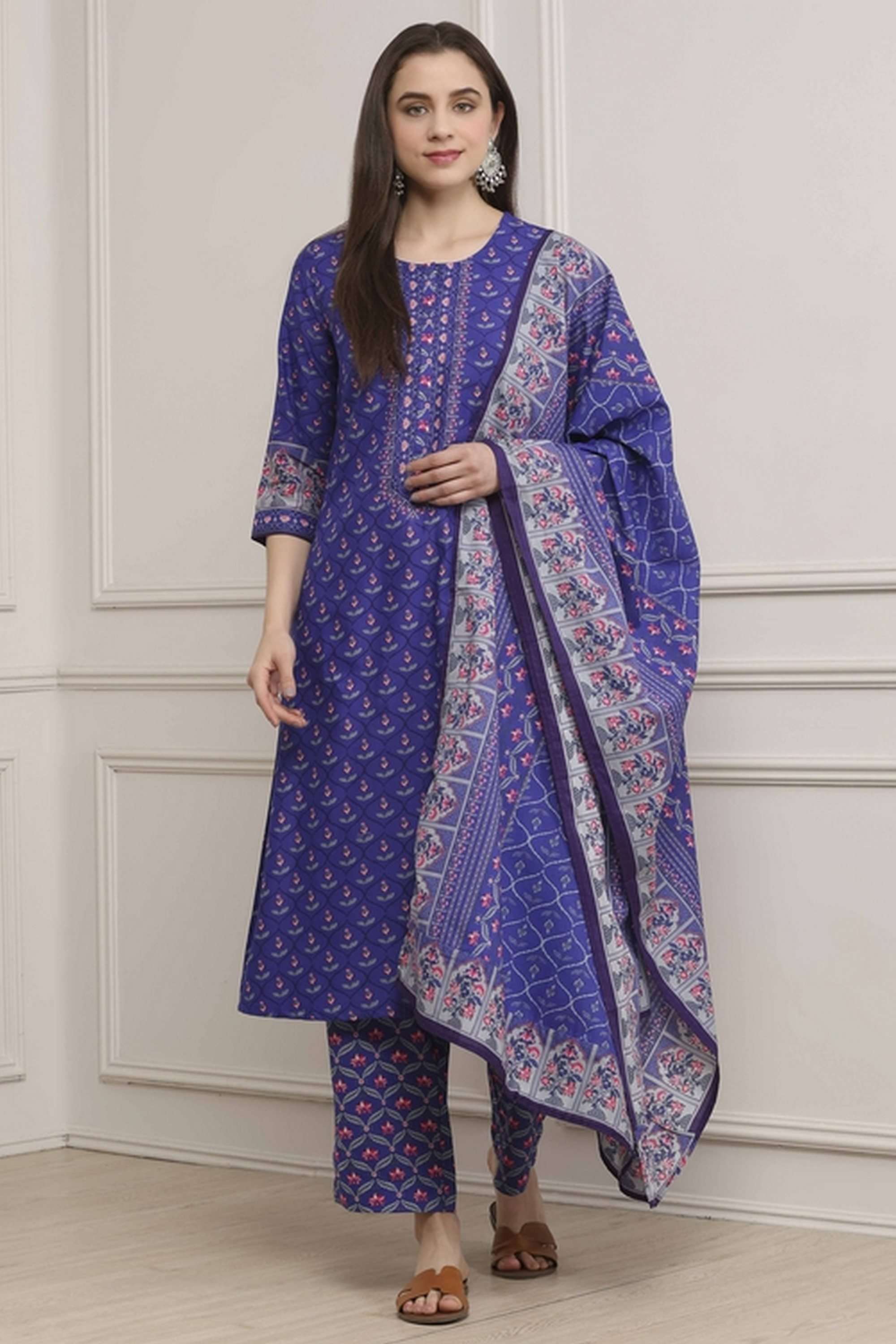 Textured-Cotton-Women-Kurta-with-Pant-and-Dupatta