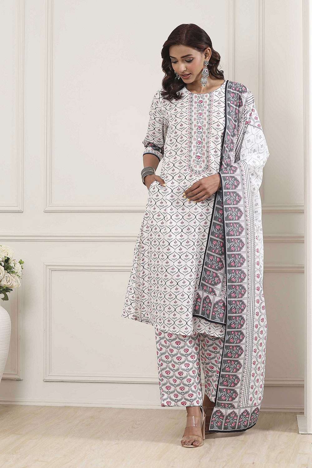 Textured-Cotton-Women-s-Festive-Wear-Kurta-Set