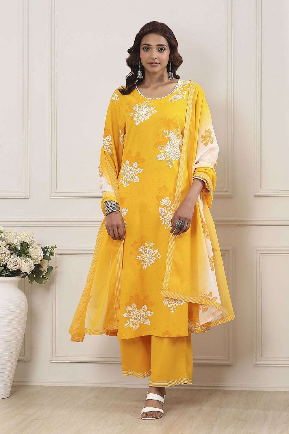 Floral-Rayon-Round-Neck-Women-Kurta-with-Pant-and-Dupatta