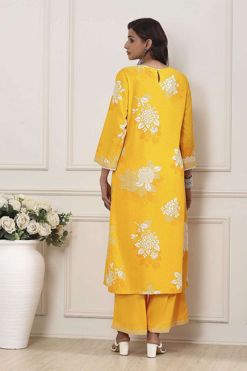 Floral-Rayon-Round-Neck-Women-Kurta-with-Pant-and-Dupatta