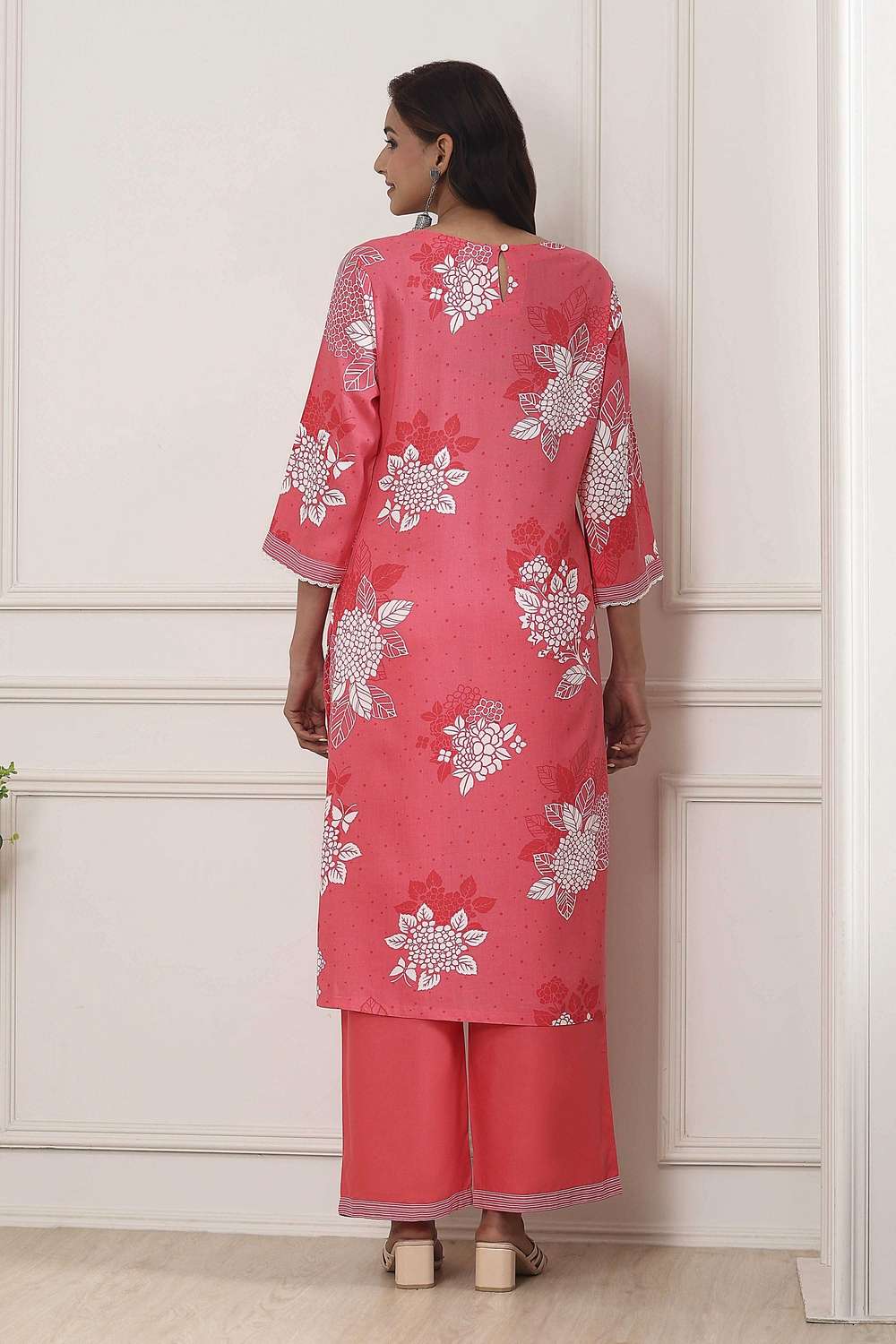 Floral-Rayon-Round-Neck-Women-Kurta-with-Pant-and-Dupatta