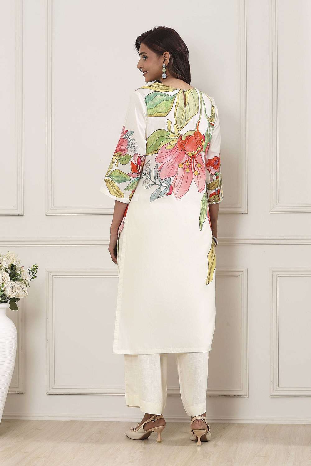 Floral-Cotton-Round-Neck-Women-Kurta-with-Pant