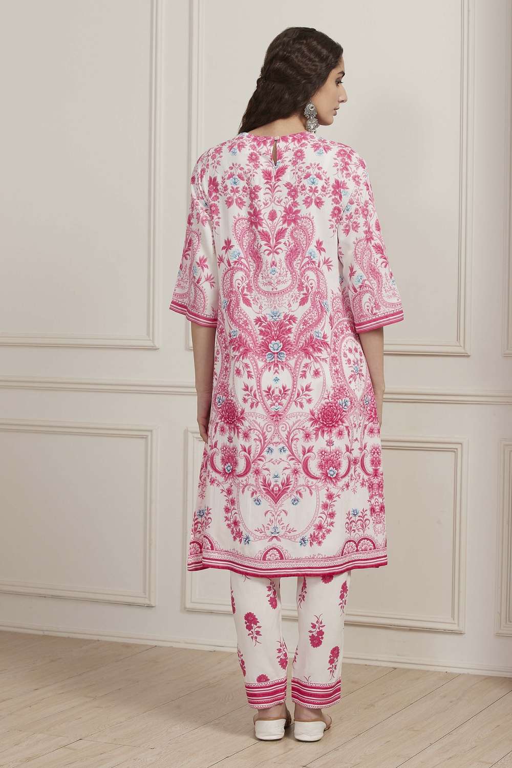 Floral-Rayon-Round-Neck-Women-Kurta-with-Pant-and-Dupatta