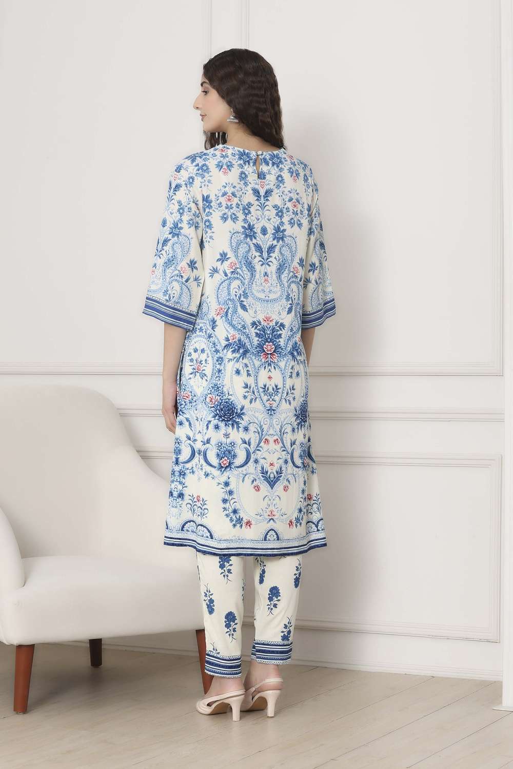 Floral-Rayon-Round-Neck-Women-Kurta-with-Pant-and-Dupatta