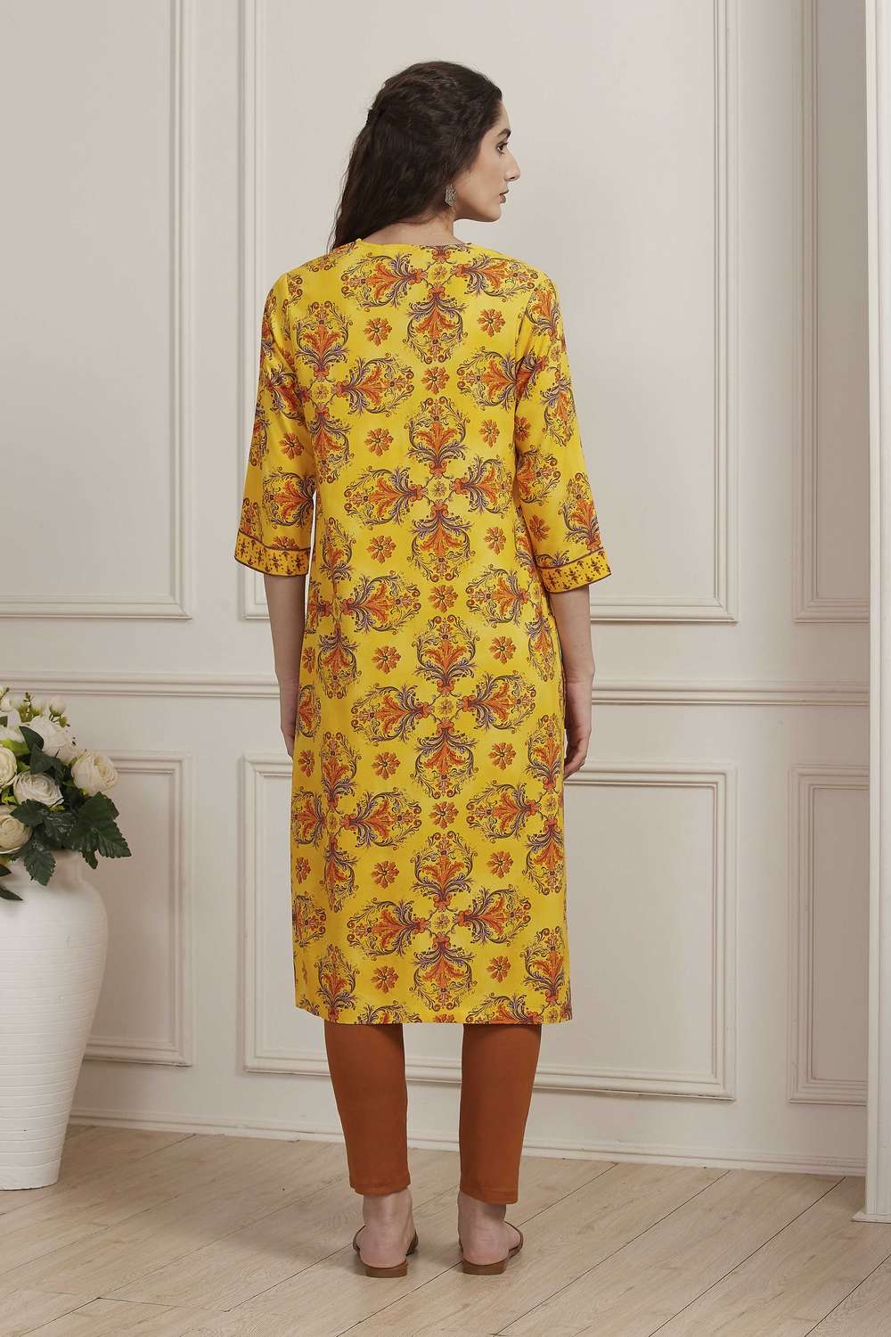 Floral-Rayon-V-Neck-Women-Kurta