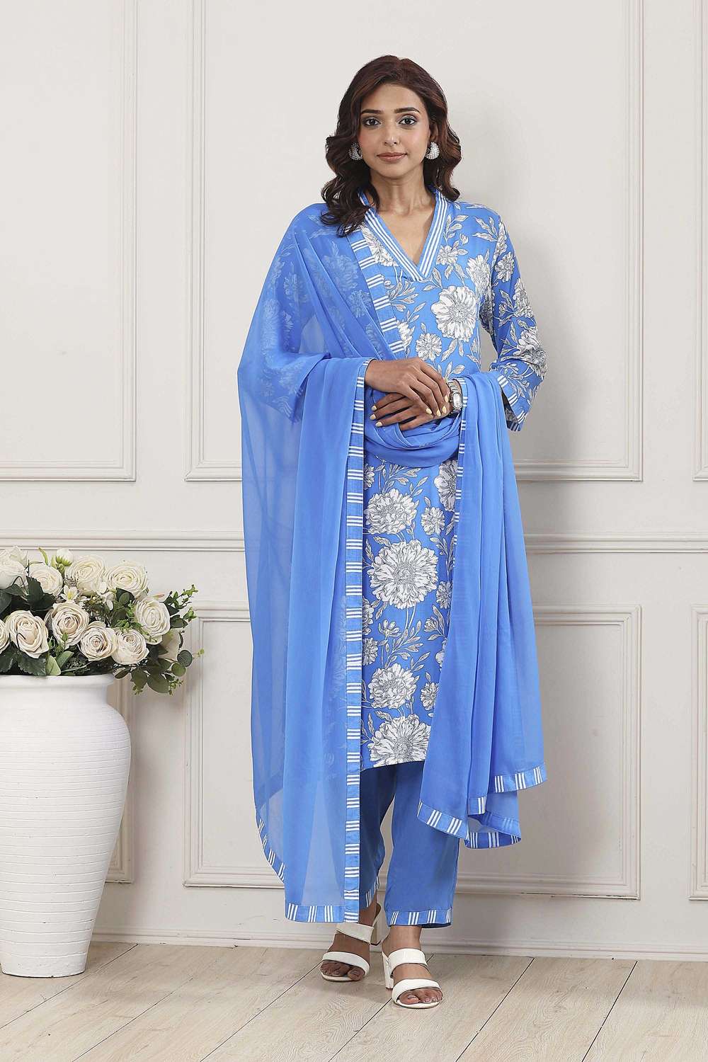 Textured-Rayon-Women-s-Festive-Wear-Kurta-Set