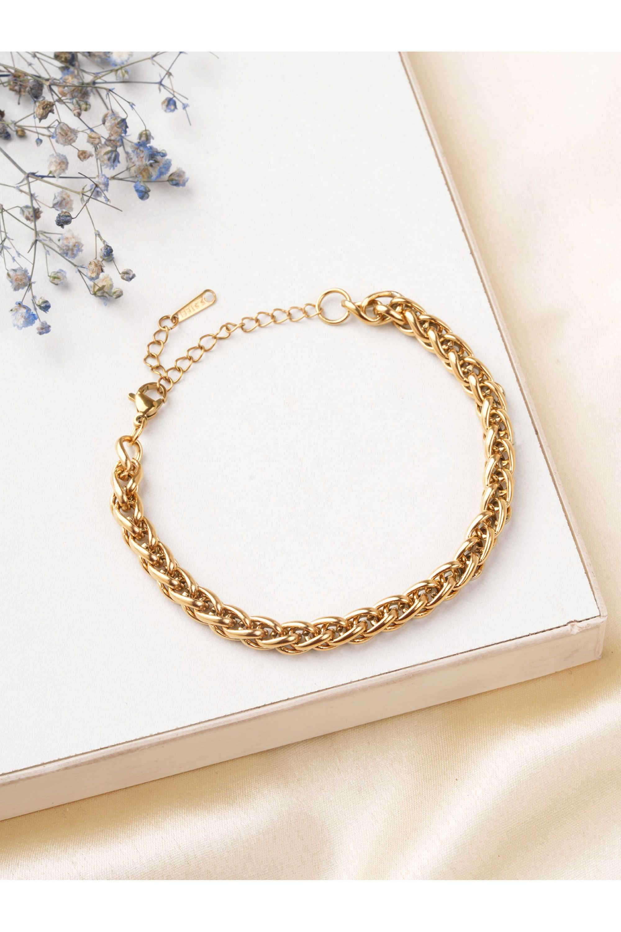 Twisted-Royal-Chain-Bracelet-for-Women---Waterproof-&-Anti-Tarnish