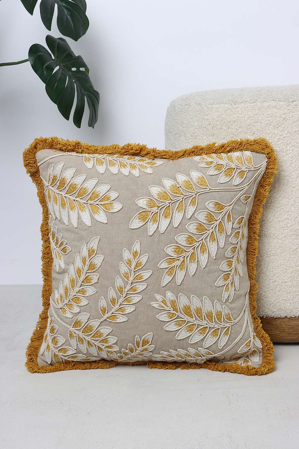 Back-to-earth-Leaf-Cushion-Cover-Neutral-40x40-cm