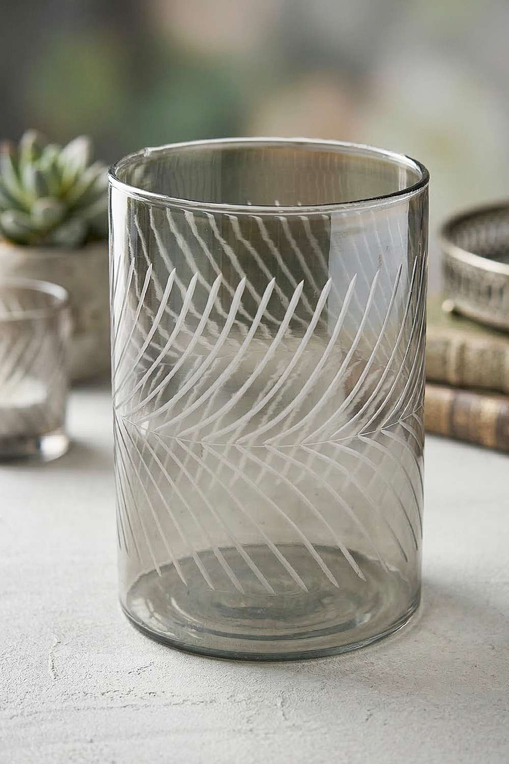 Modern-Luxe-Ecru-Leaf-Etched-Candle-Holder-Black-17Cm