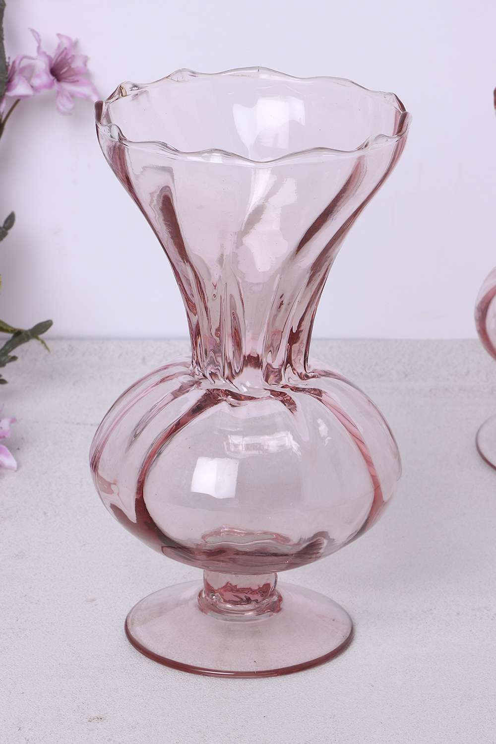 Poetic-Opulence-Ecru-Glass-Vase-With-Swirl-Blush-17Cm