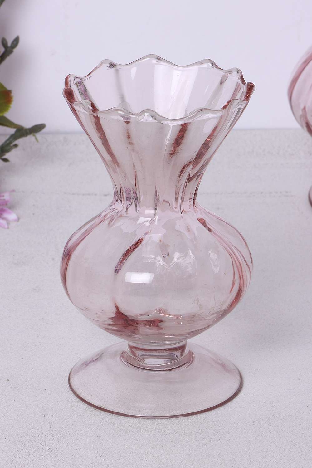 Poetic-Opulence-Ecru-Glass-Vase-With-Swirl-Blush-14Cm