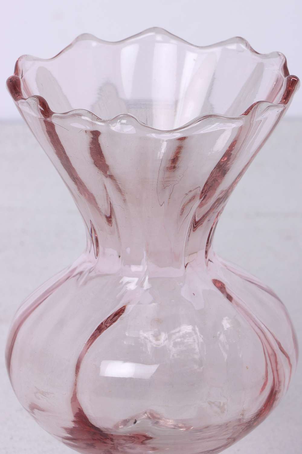 Poetic-Opulence-Ecru-Glass-Vase-With-Swirl-Blush-14Cm