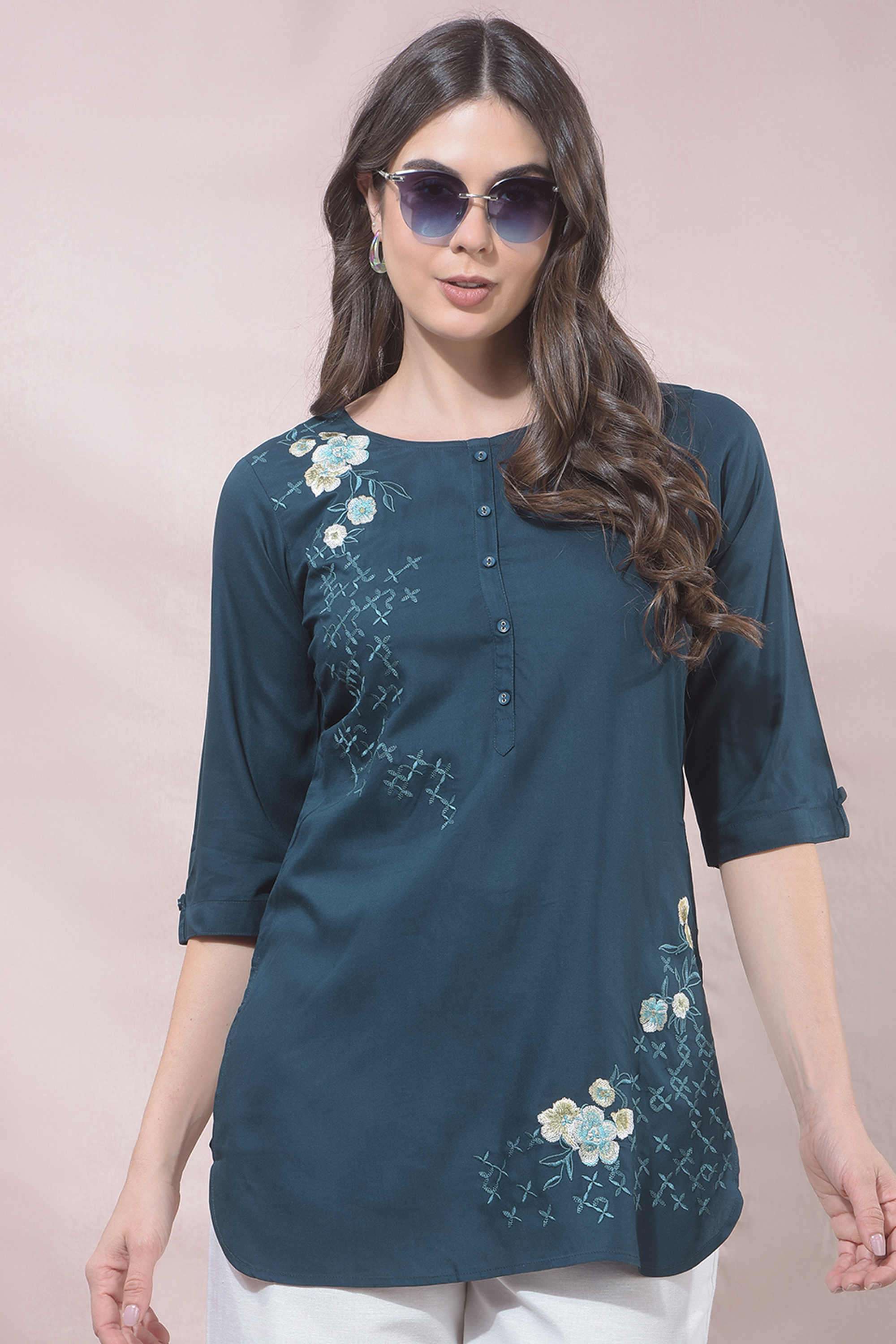crimsoune club Embroidered Viscose Round Neck Women's Top-picture-17