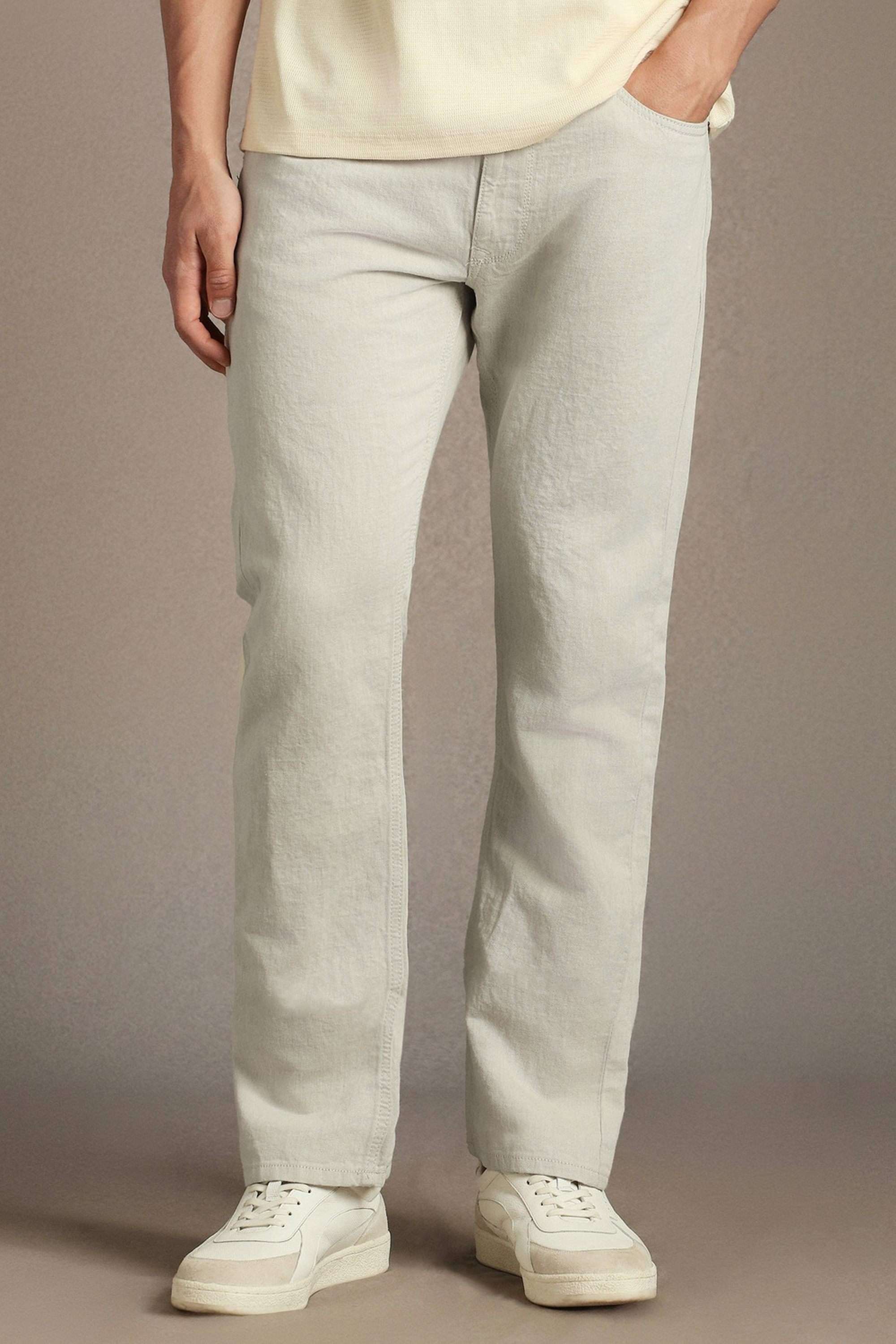Solid-Blended-Fabric-Regular-Fit-Men-s-Jeans