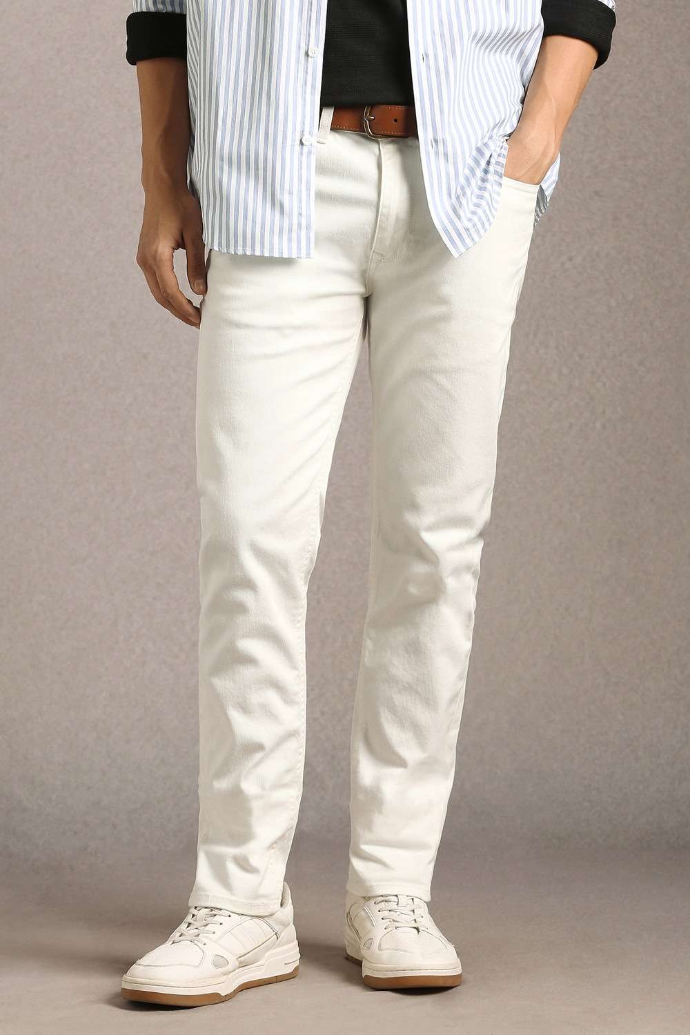 Solid-Cotton-Blend-Tapered-Fit-Men-s-Jeans