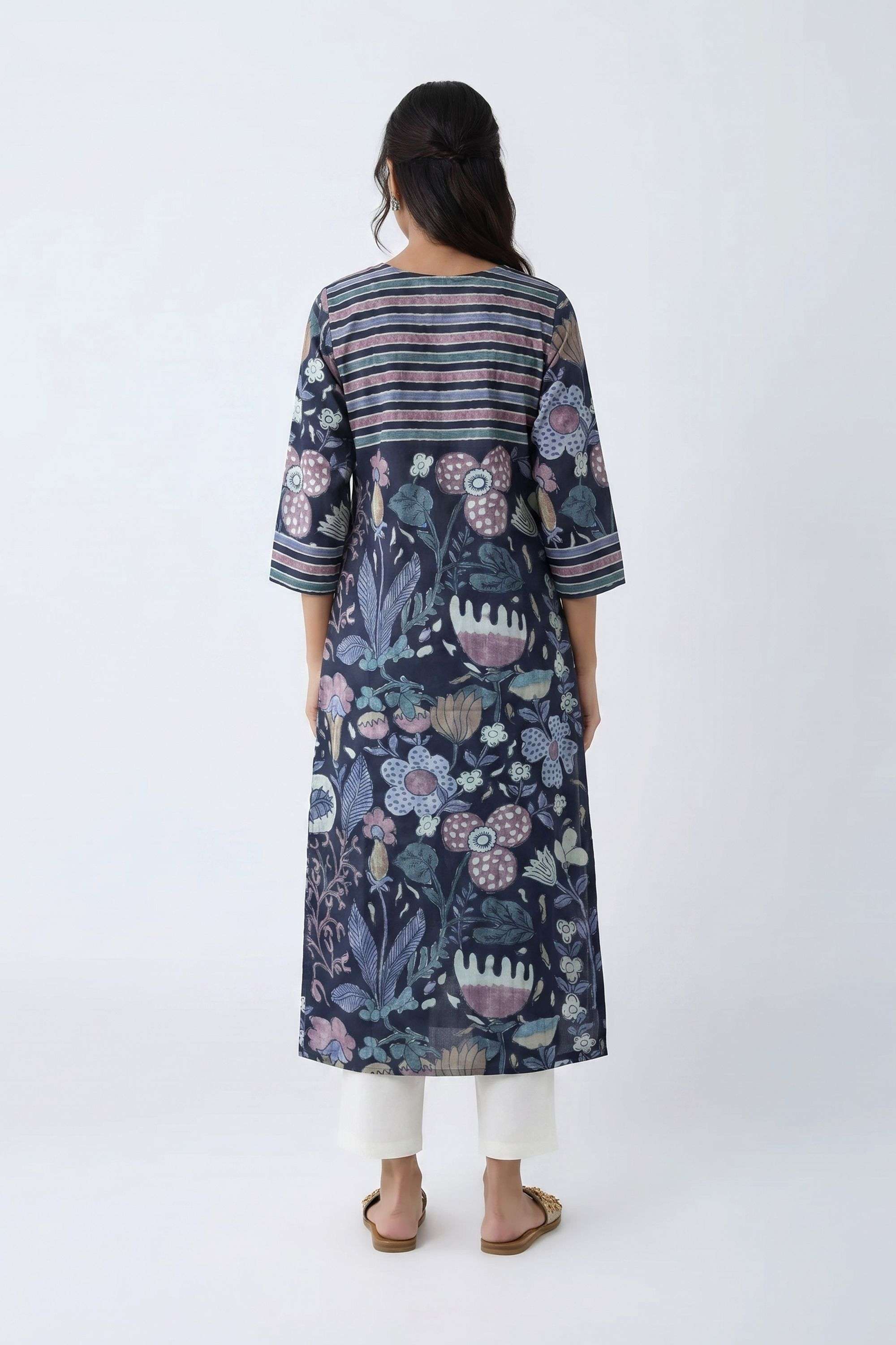 Floral-Cotton-Blend-V-Neck-Women-Kurta
