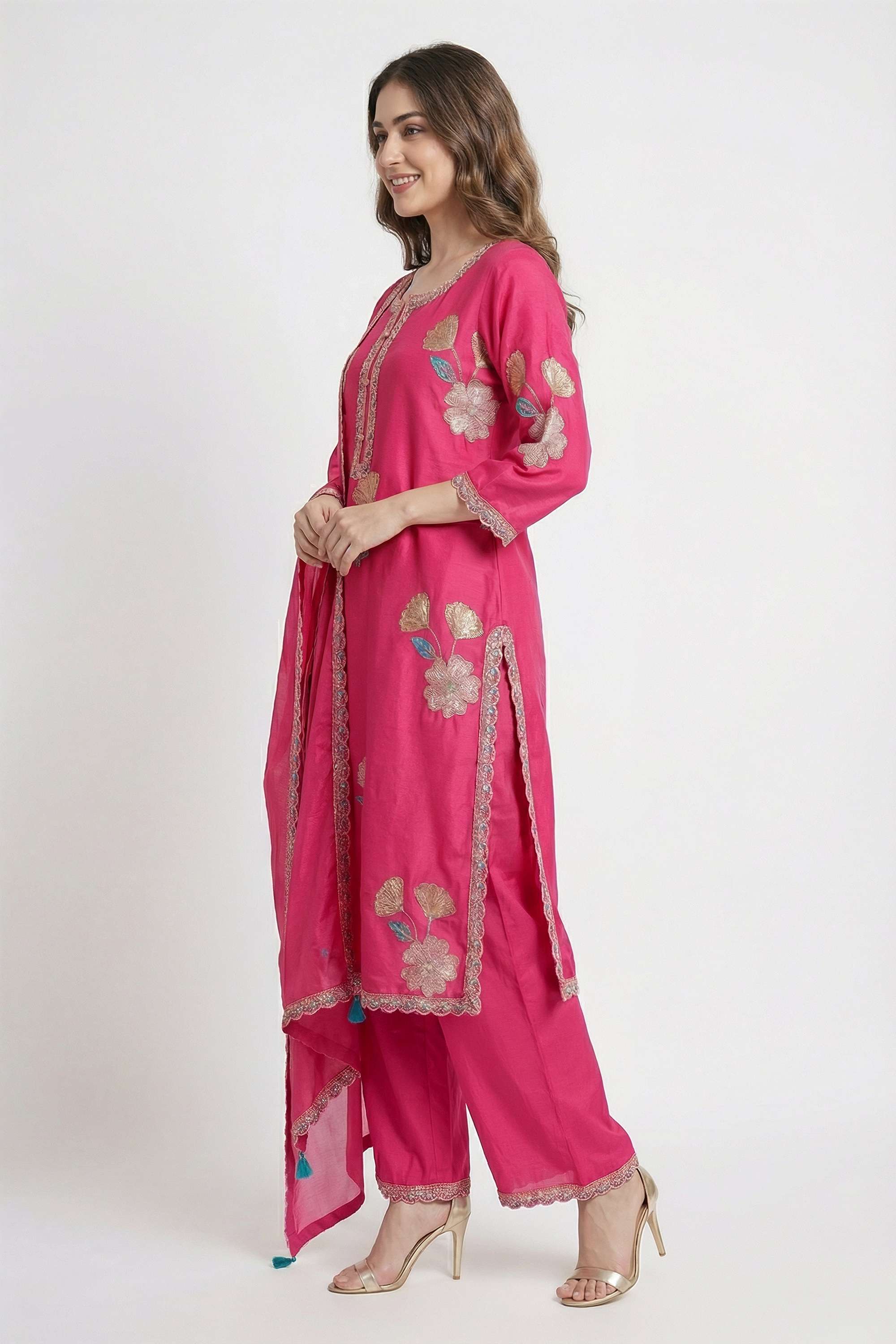 Textured-Cotton-Blend-Women-Kurta-with-Pant-and-Dupatta