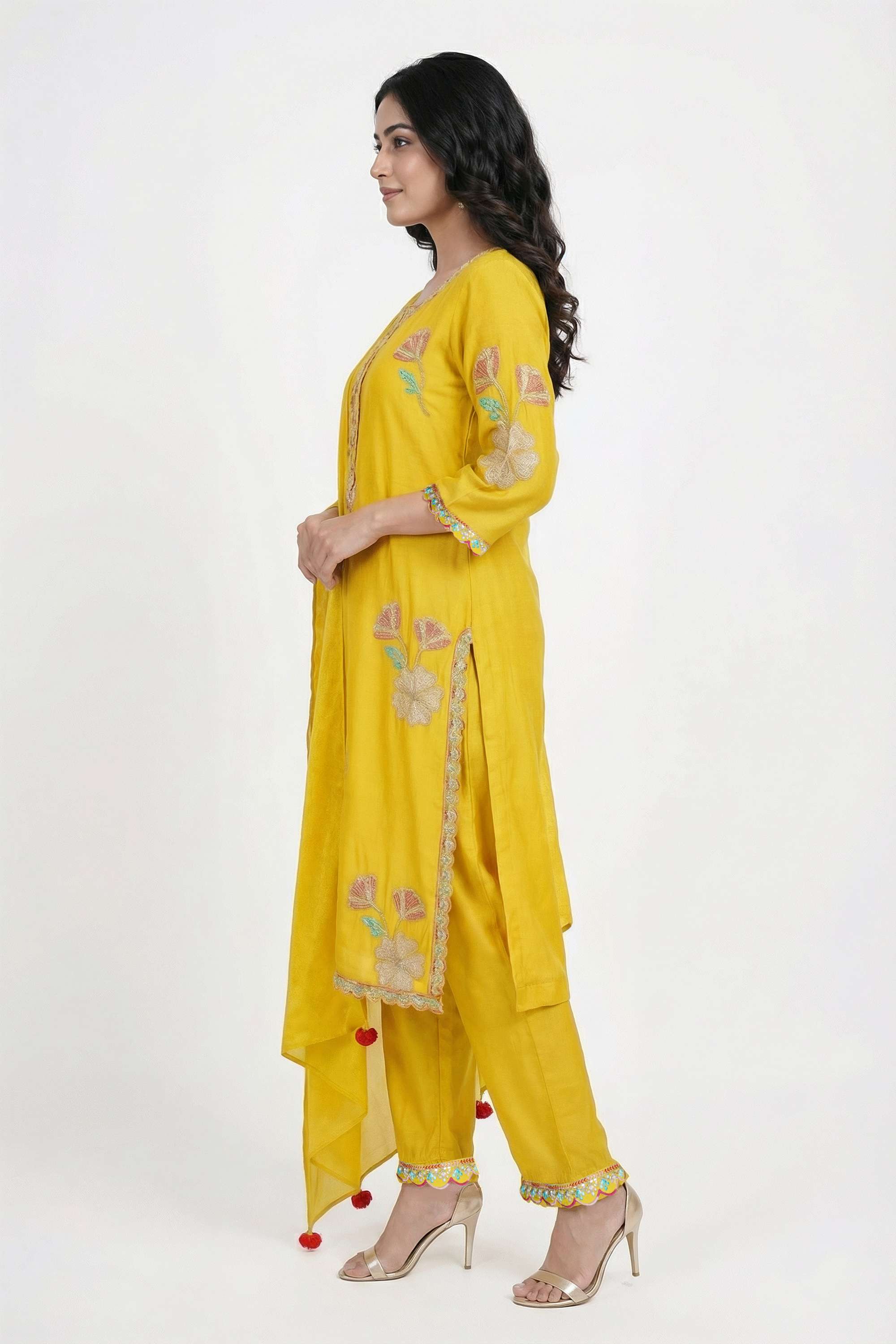 Textured-Cotton-Blend-Women-Kurta-with-Pant-and-Dupatta