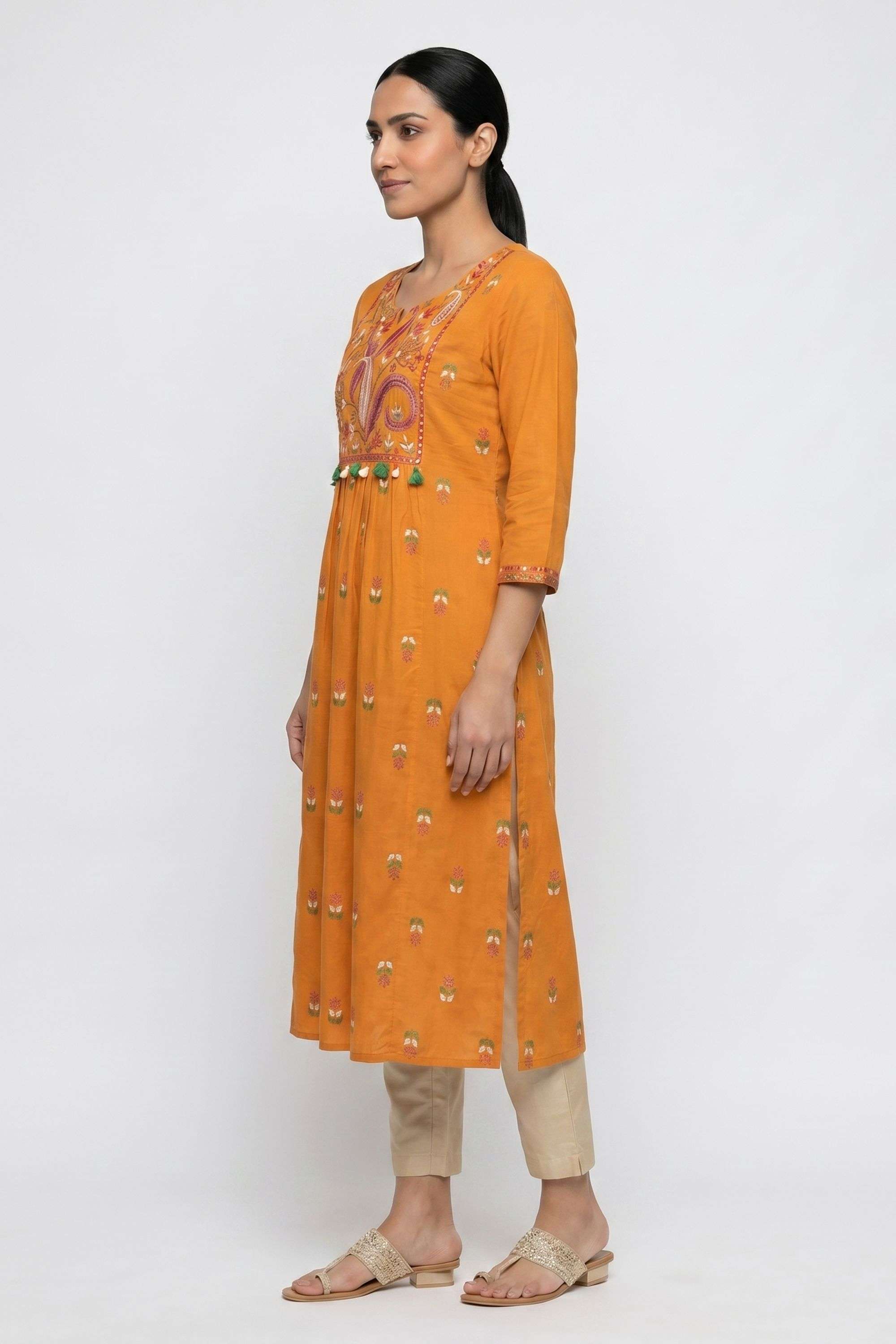 Embroidered-Cotton-Round-Neck-Women-Kurta