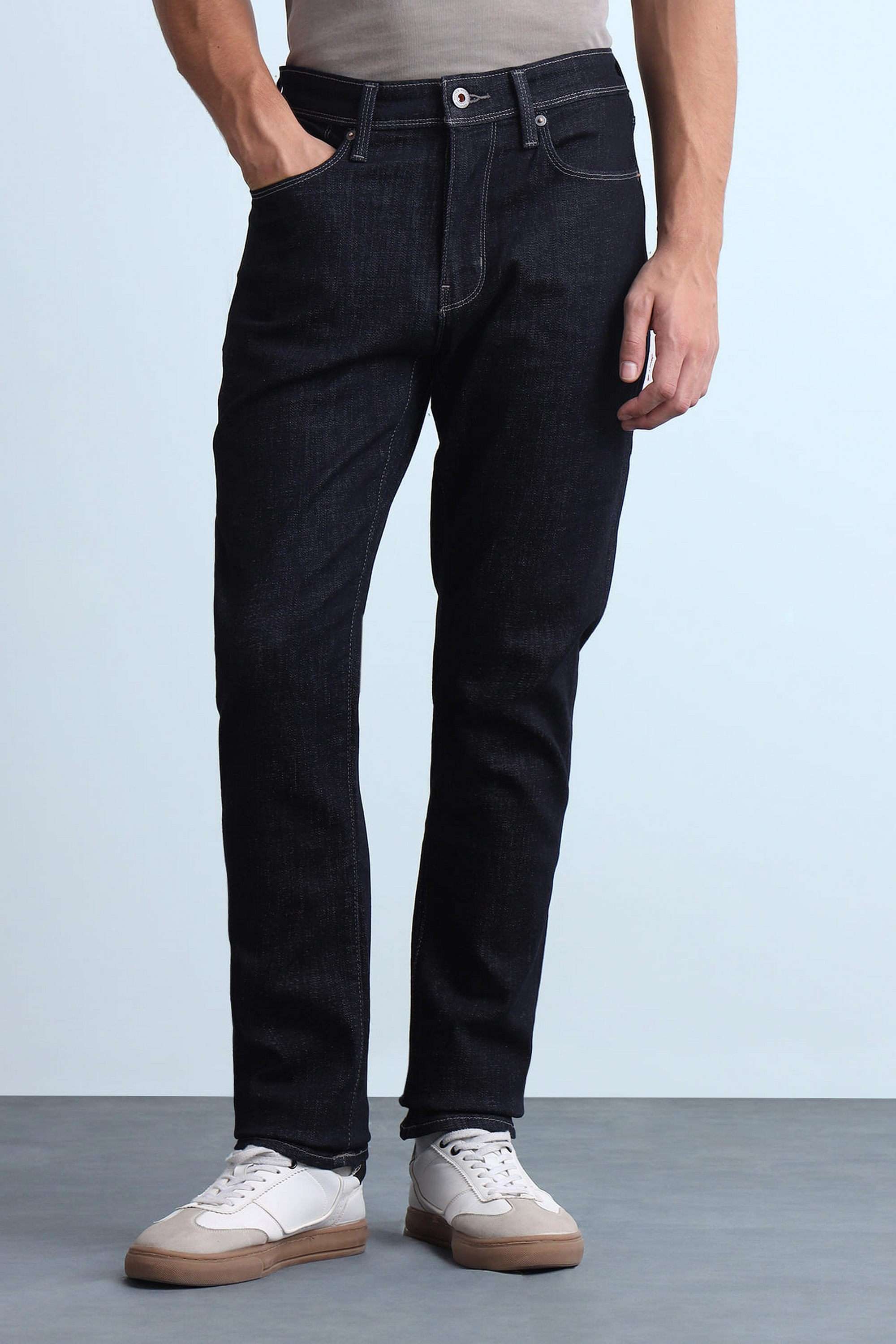 Solid-Cotton-Straight-Fit-Men-s-Jeans