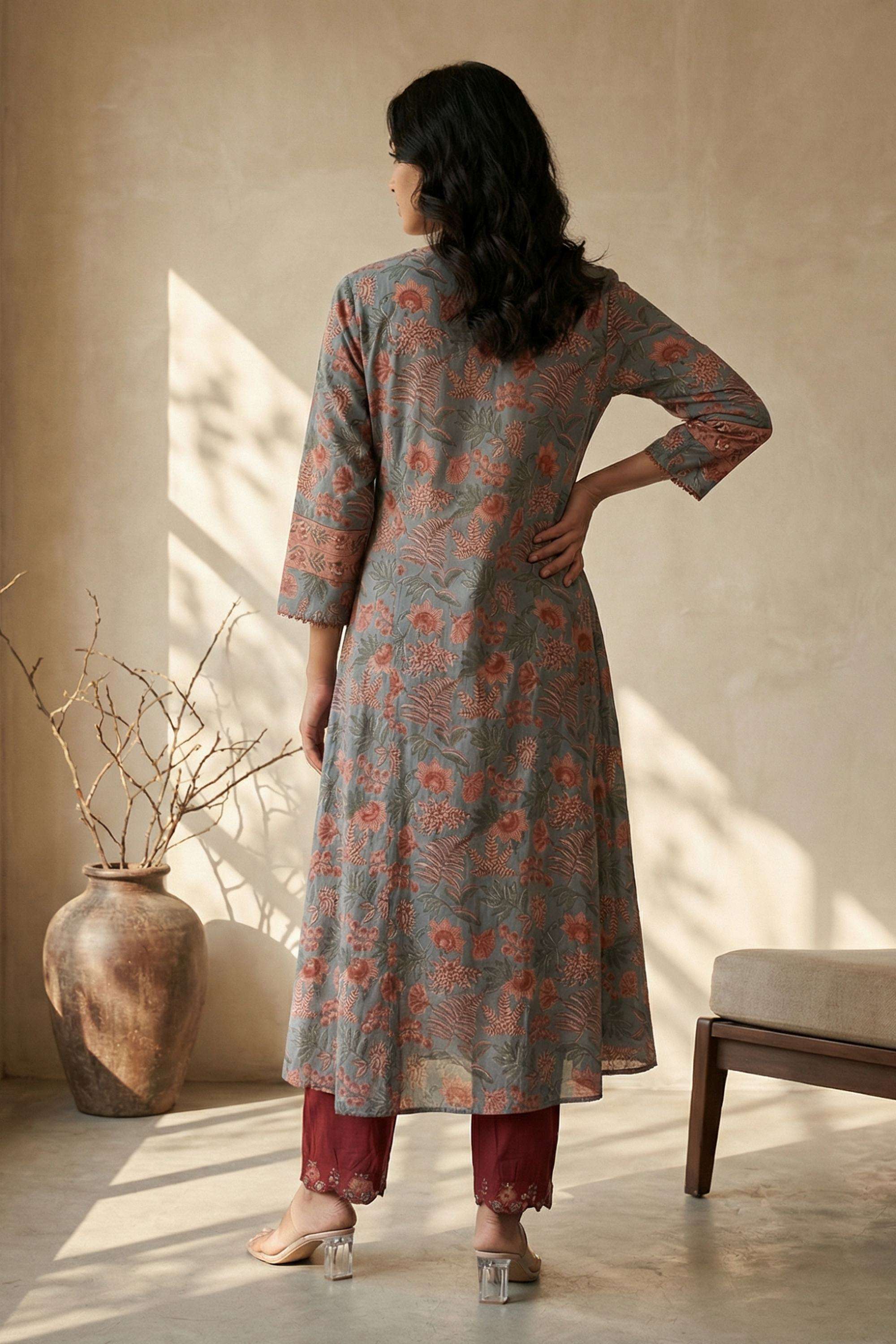 Floral-Blended-Fabric-V-Neck-Women-s-Ethnic-Kurta