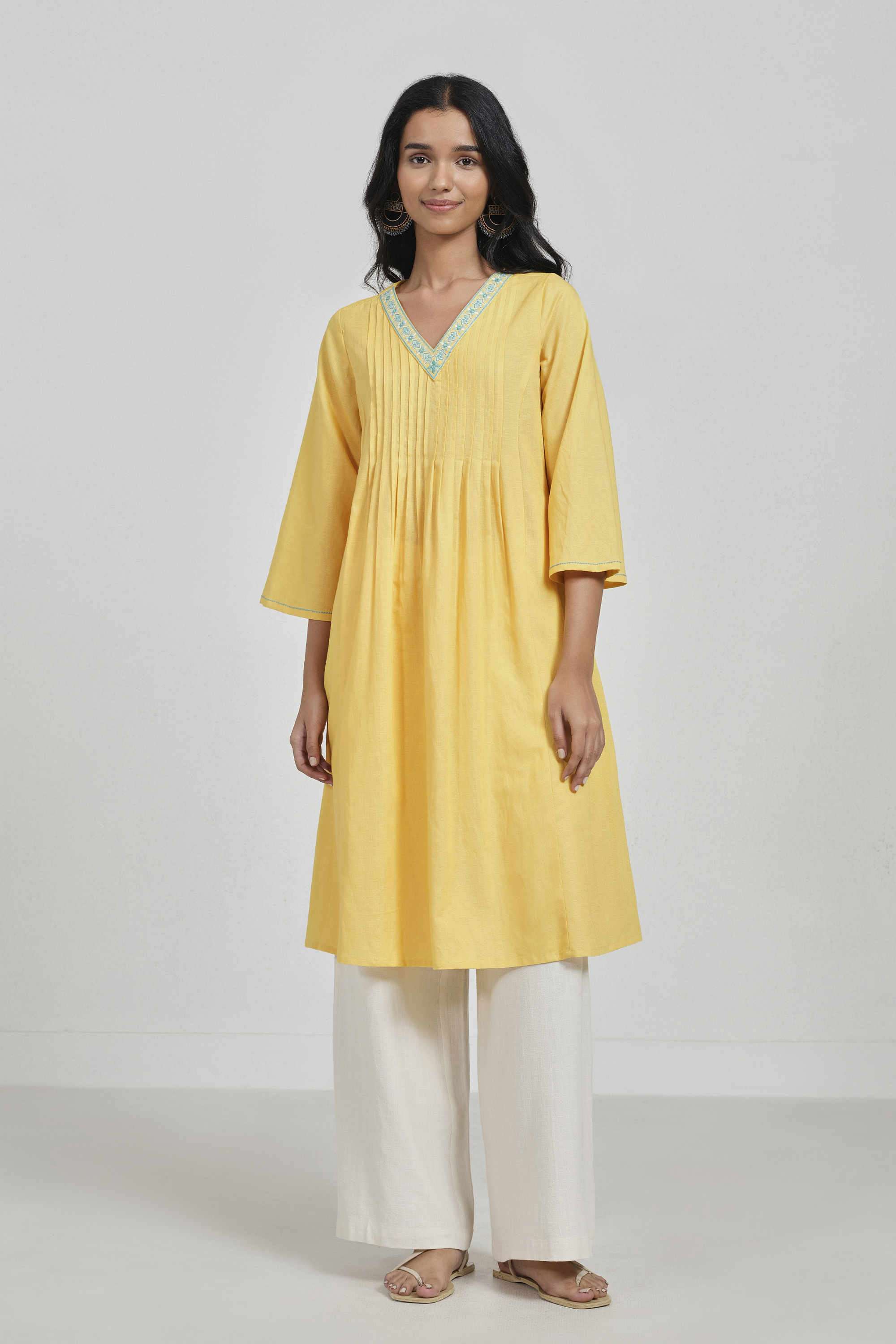 Solid-Rayon-V-Neck-Women-Kurta
