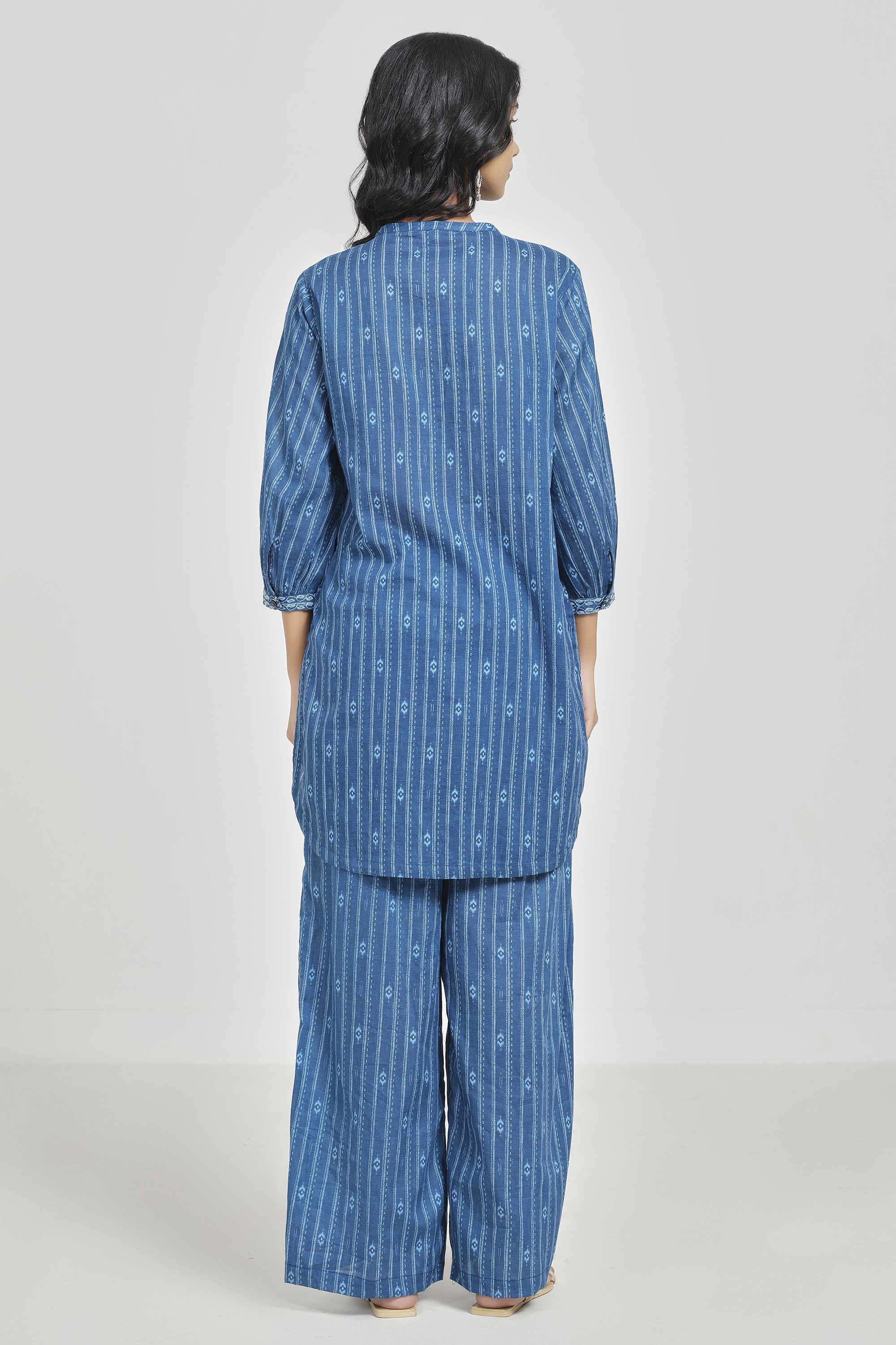 Embroidered-Cotton-Collared-Women-Kurta-with-Pant