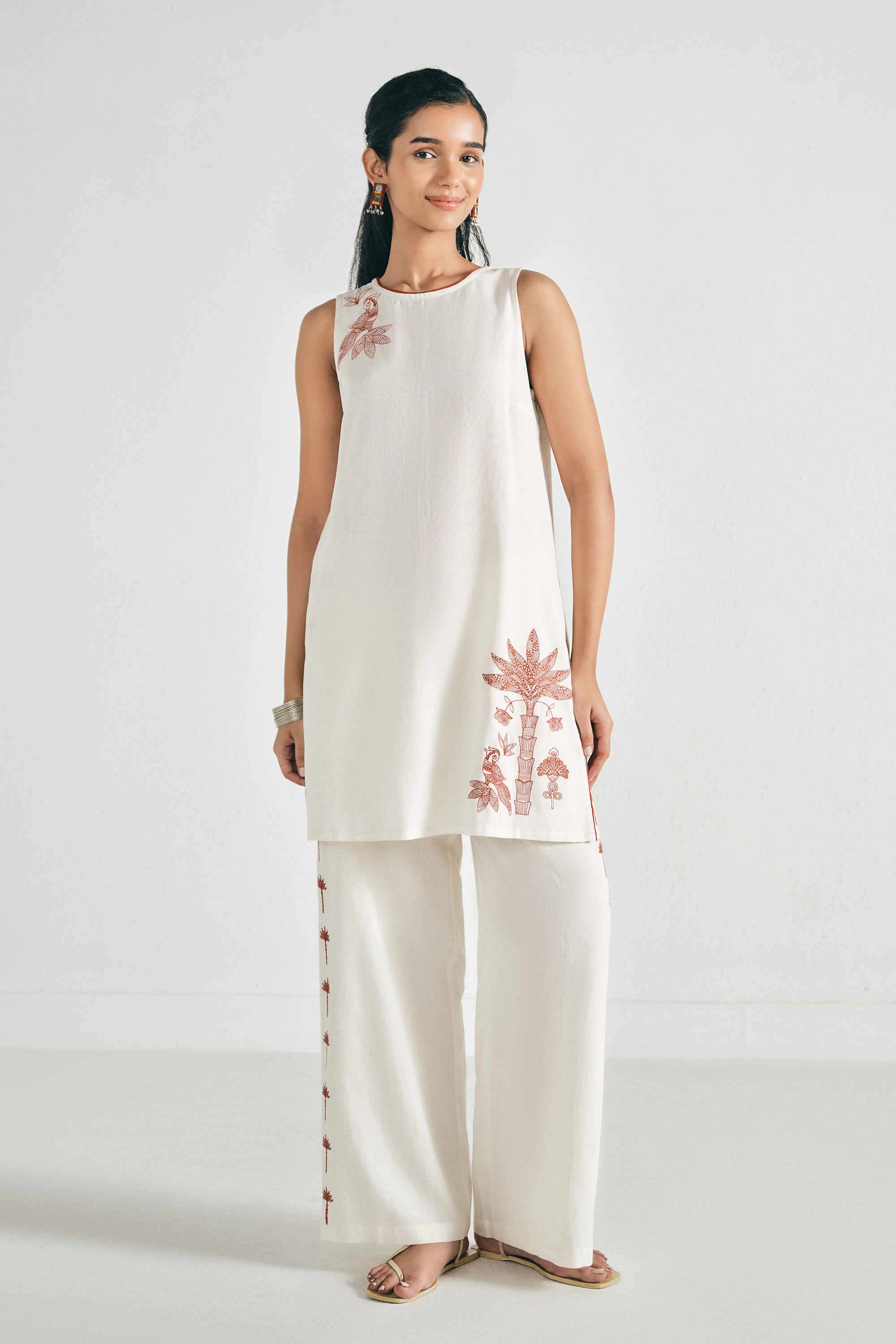 Embroidered-Rayon-Round-Neck-Women-Kurta-with-Palazzo