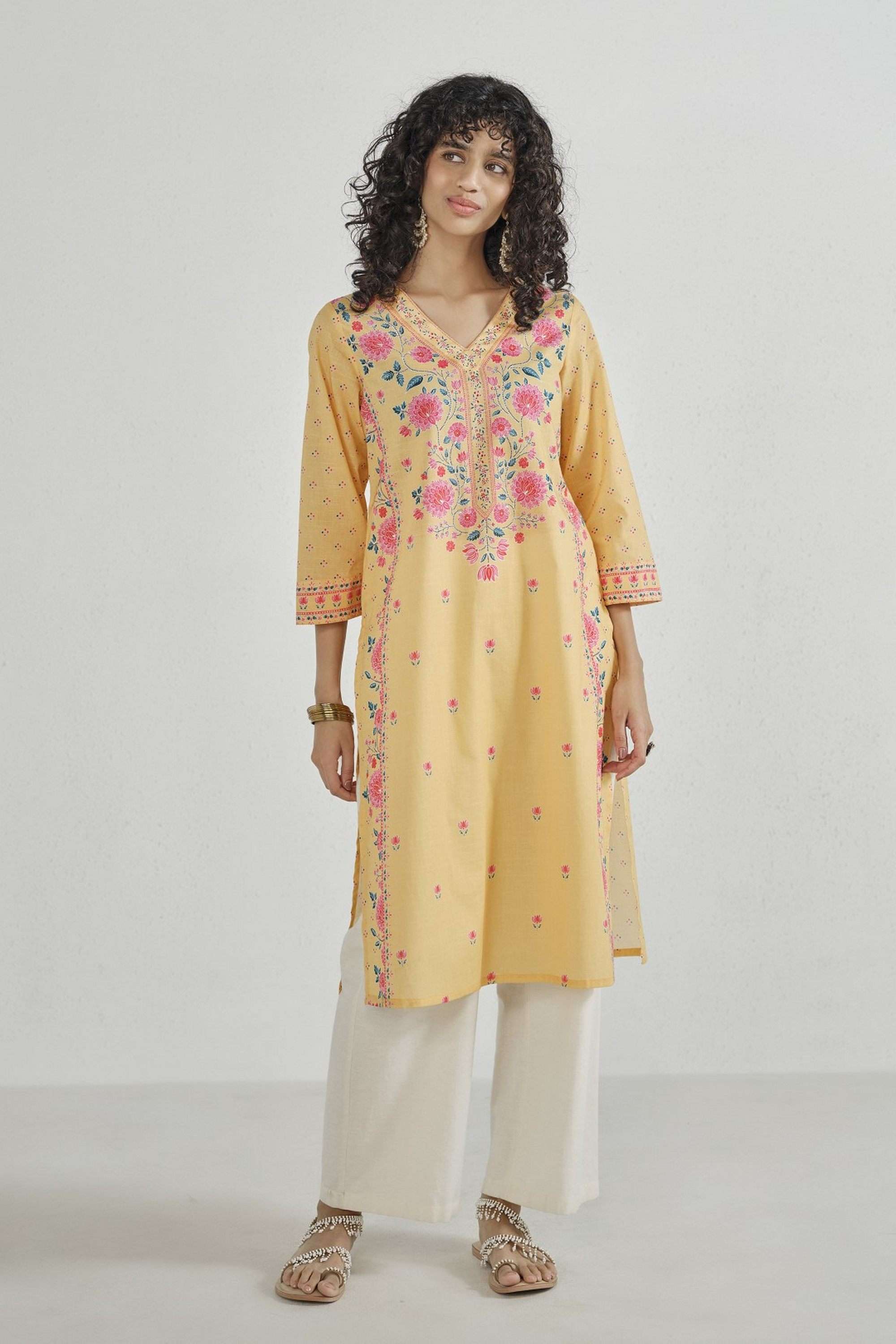 Printed-Blended-Fabric-V-Neck-Women-s-Everyday-Kurta