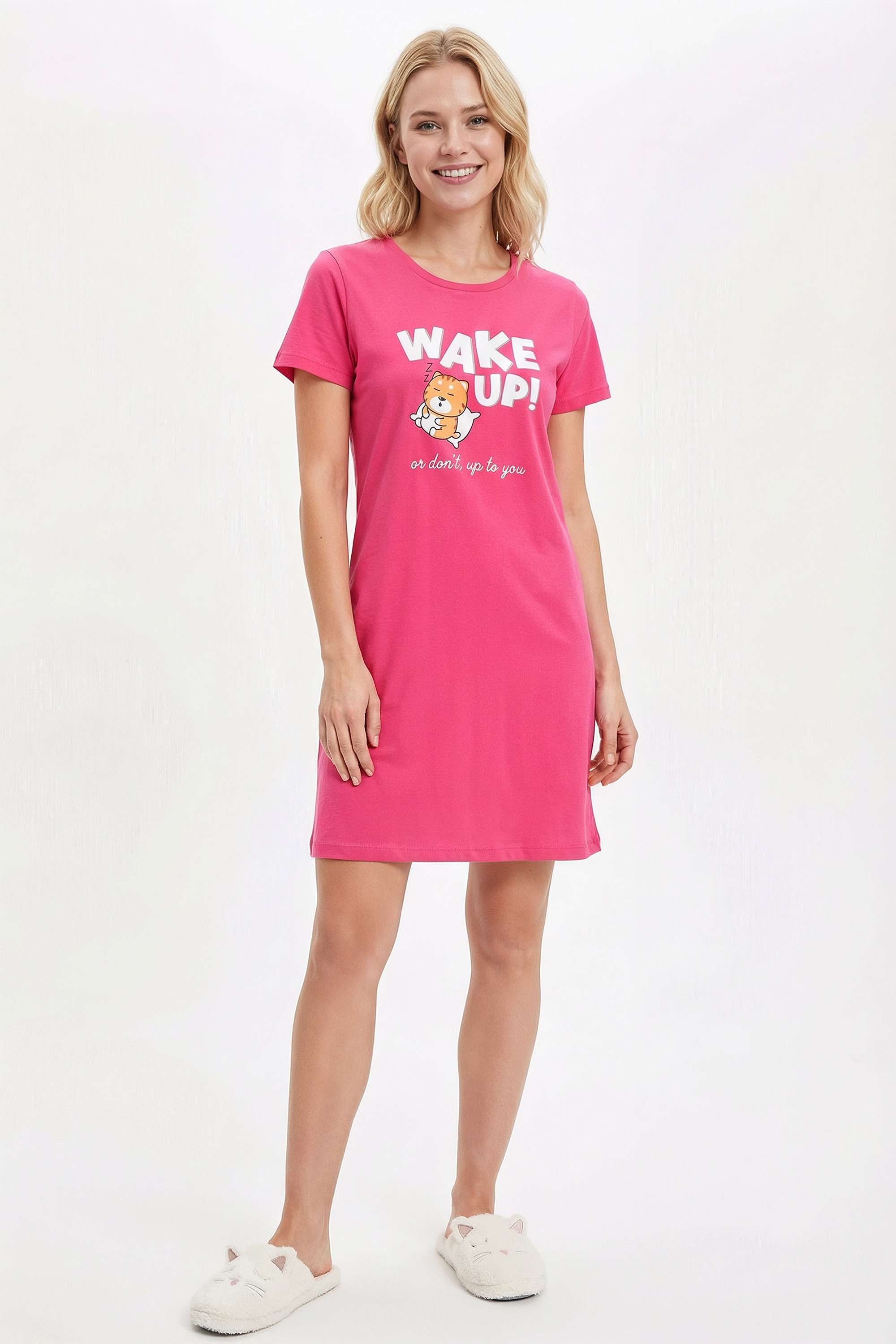 Character-Print-Blended-Fabric-Regular-Fit-Women-s-Night-Dress