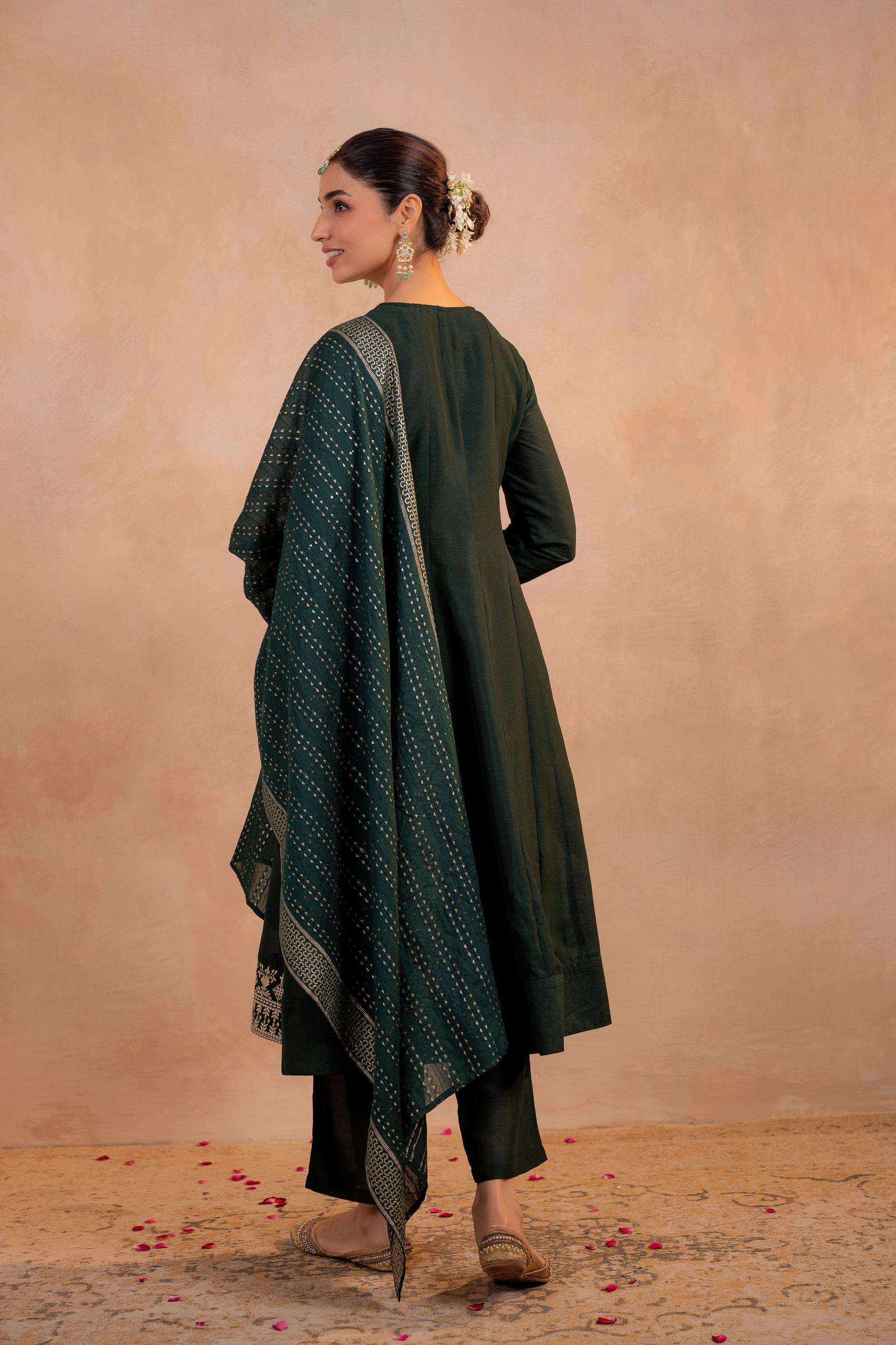 Embroidered-Blended-Fabric-Women-s-Festive-Wear-Kurta-Set