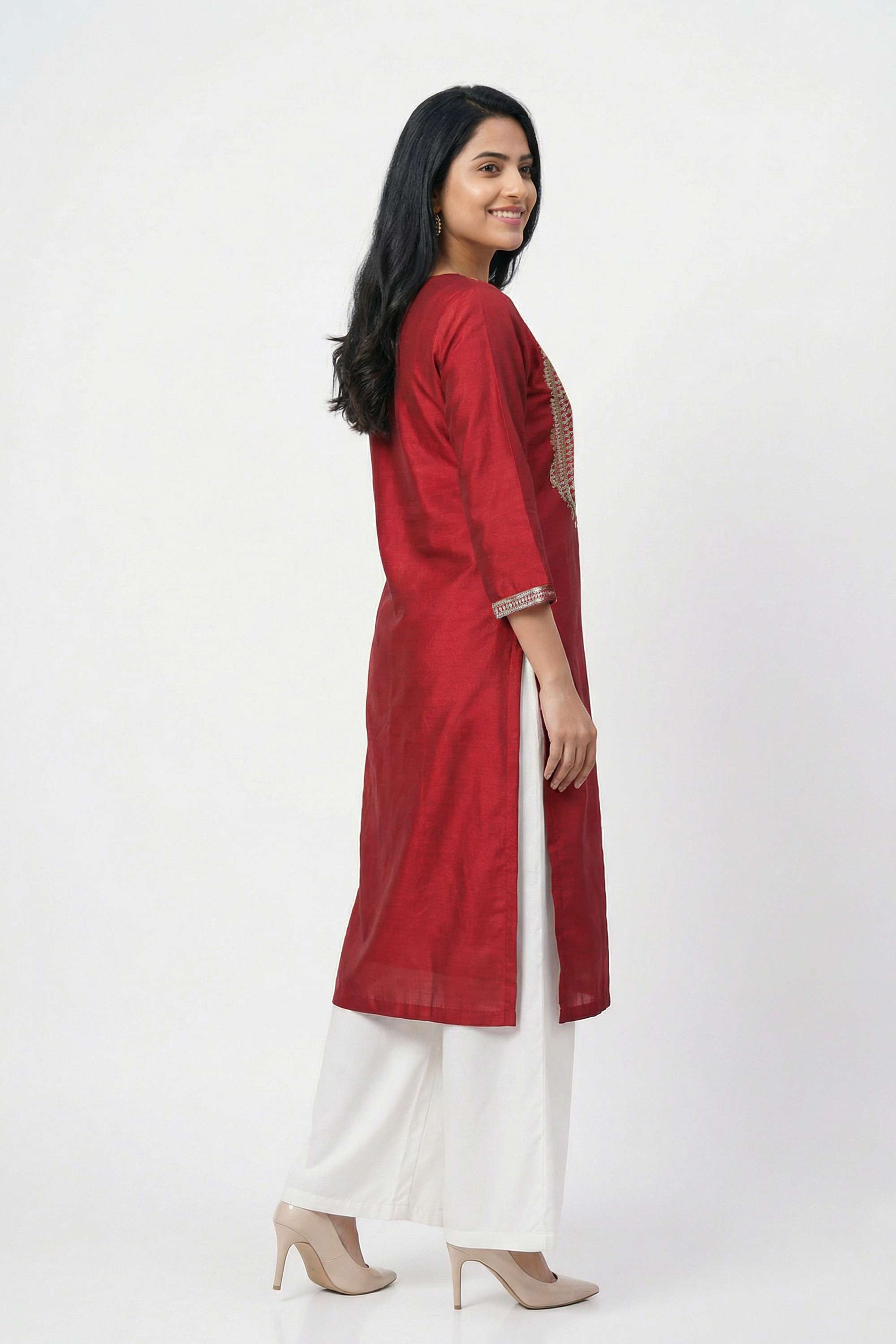 Embroidered-Blended-Fabric-Round-Neck-Women-Kurta