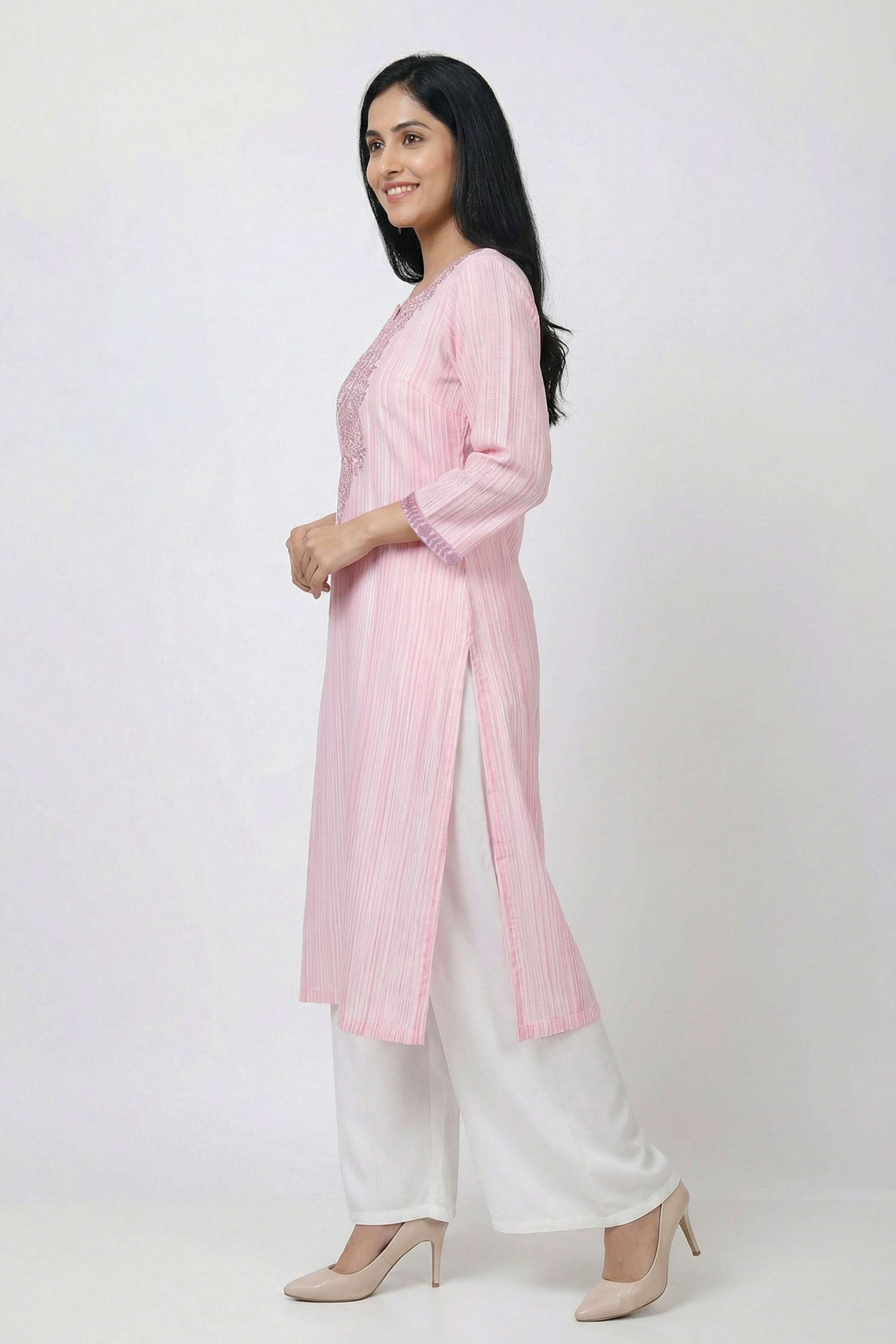Embroidered-Blended-Fabric-Round-Neck-Women-Kurta
