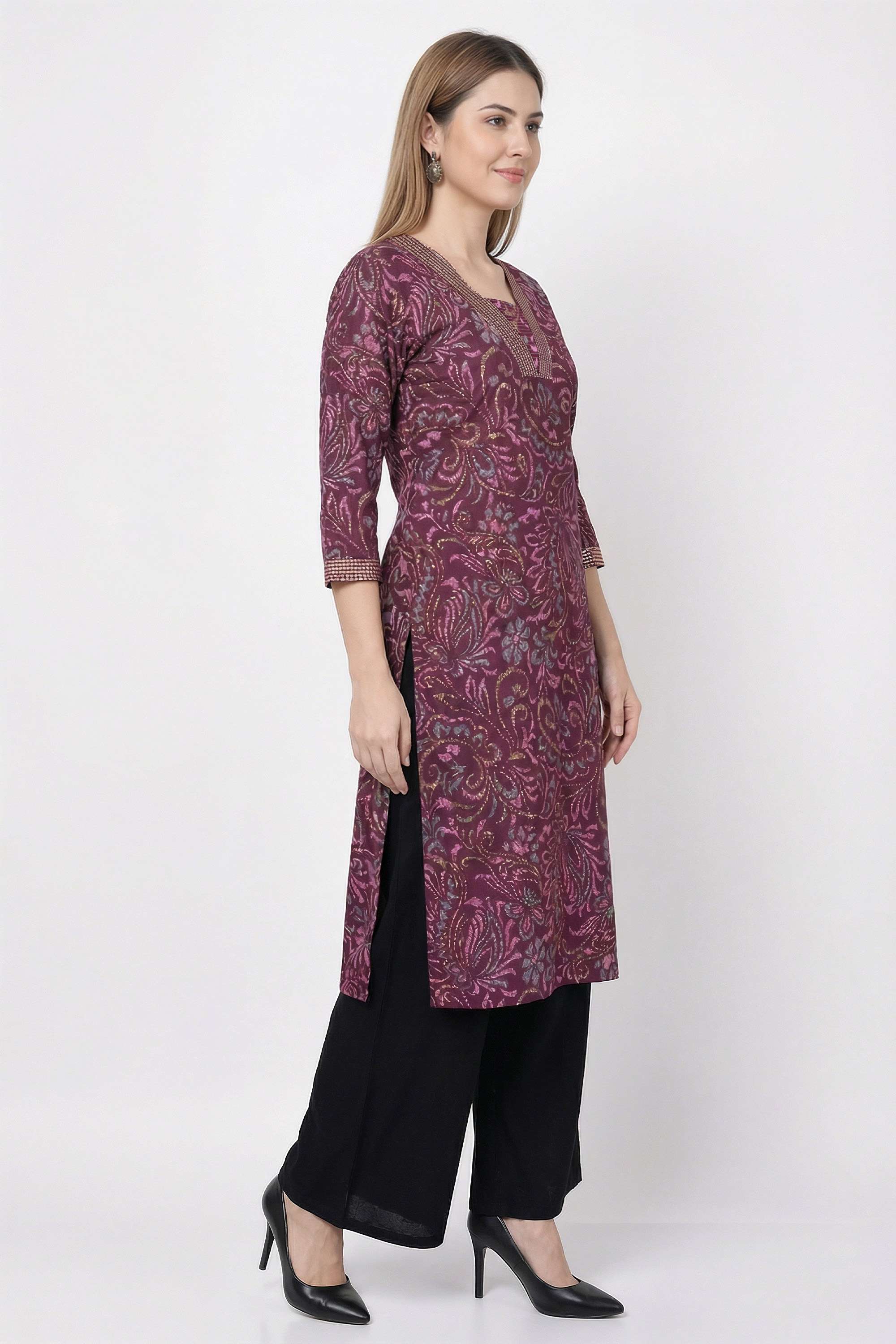 Embroidered-Blended-Fabric-Square-Neck-Women-Kurta