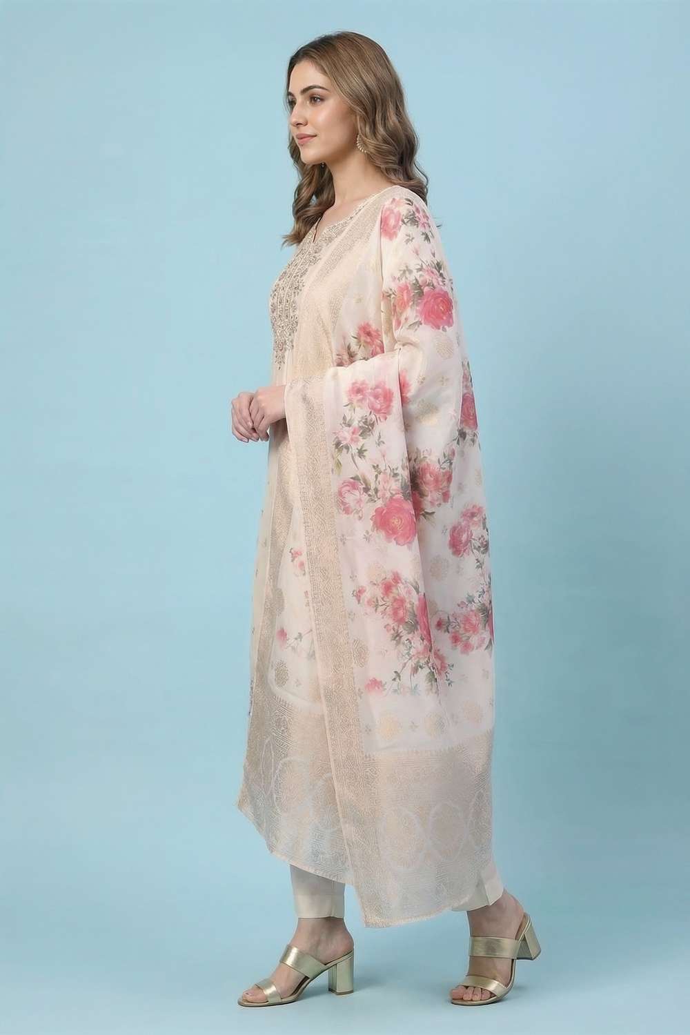 Embroidered-Blended-Fabric-Round-Neck-Women-Kurta-with-Pant-and-Dupatta