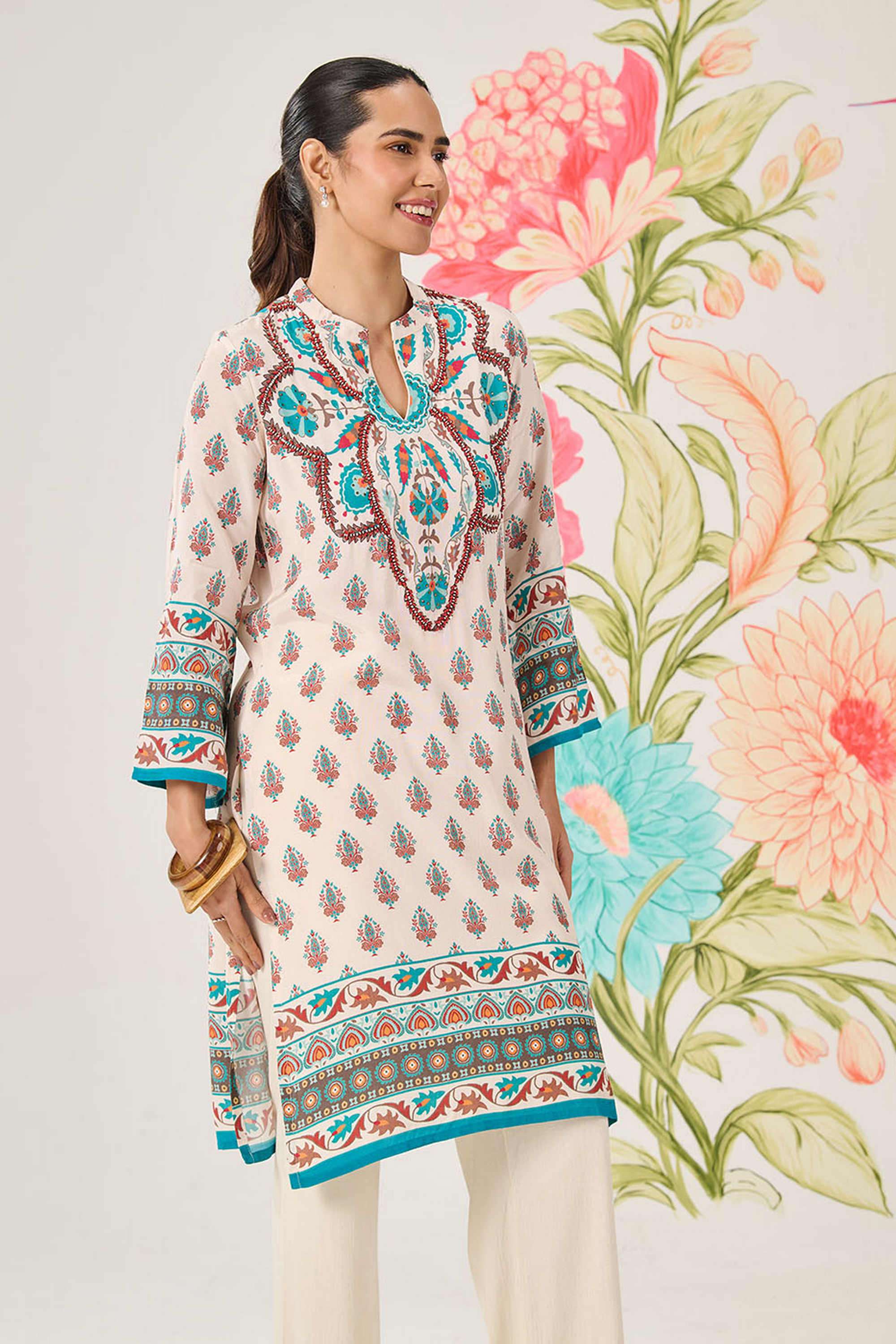 Embellished-Cotton-V-Neck-Women-Kurti