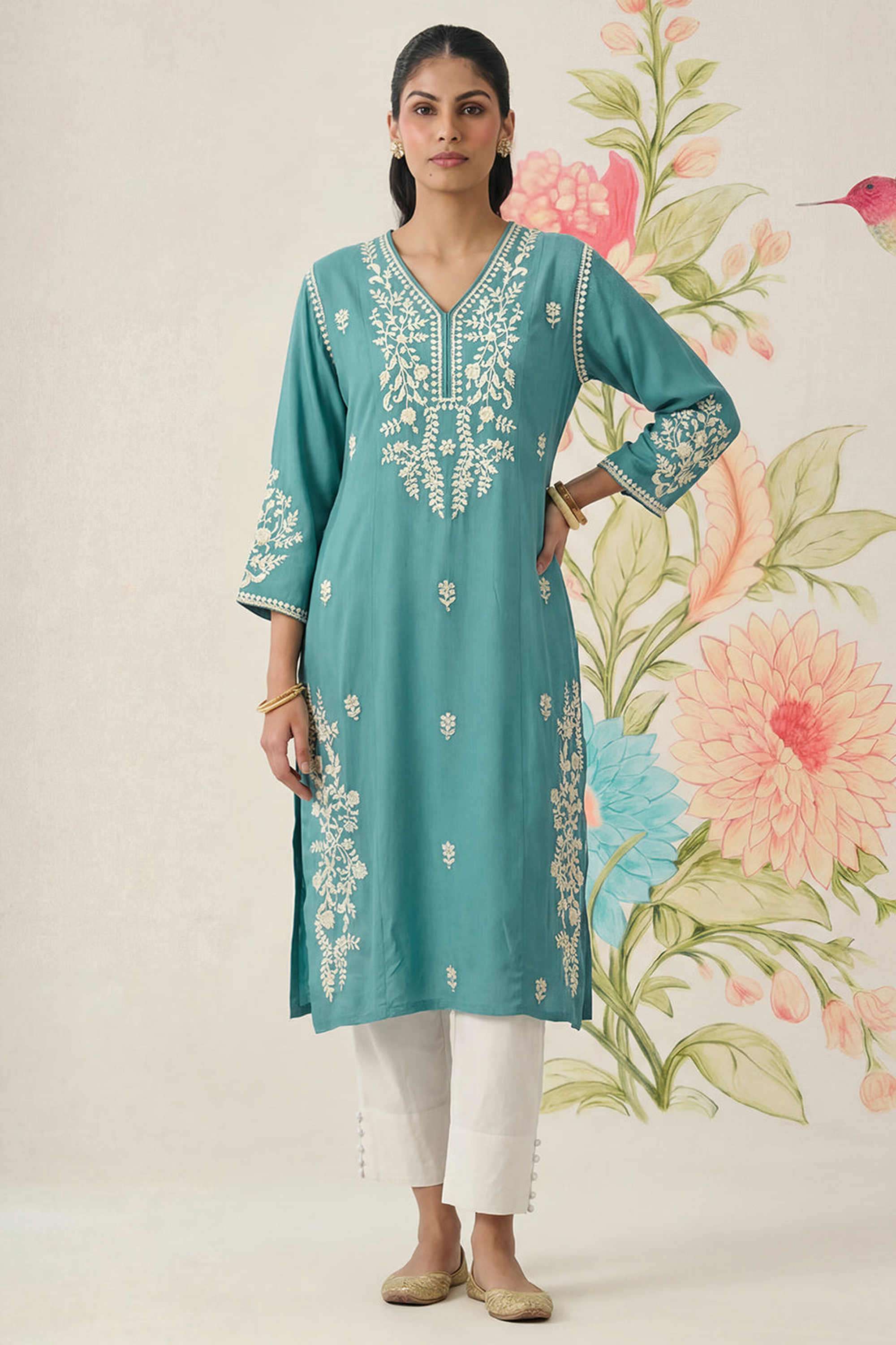 Embroidered-Cotton-V-Neck-Women-Kurta