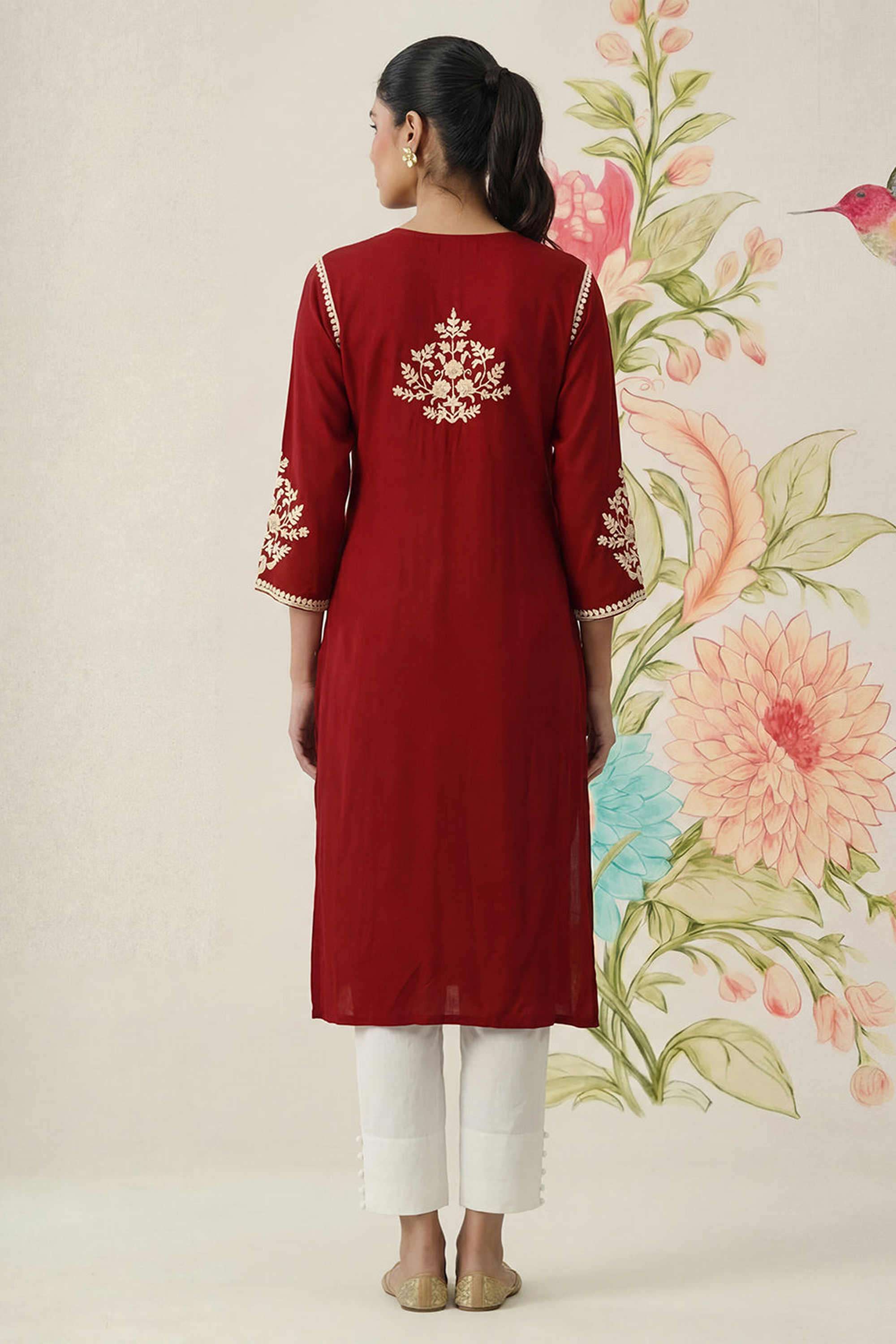 Embroidered-Cotton-V-Neck-Women-Kurta