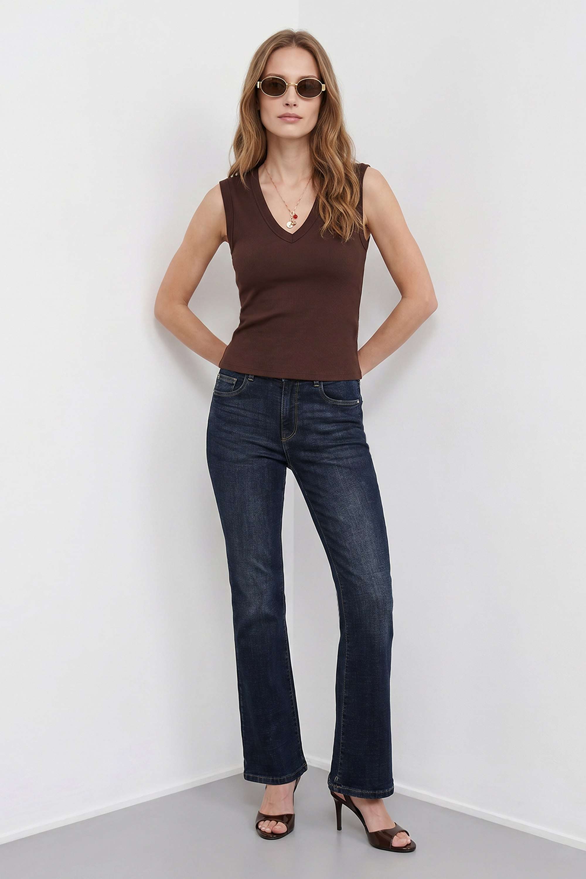 Solid Blended Fabric Women's Bootcut Fit Jeans-image-6