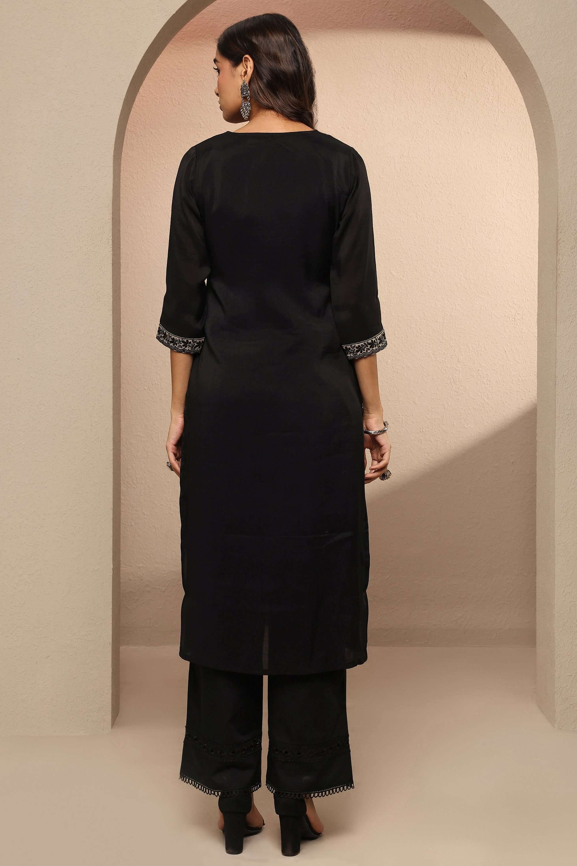 Embellished-Blended-Fabric-V-Neck-Women-Kurta