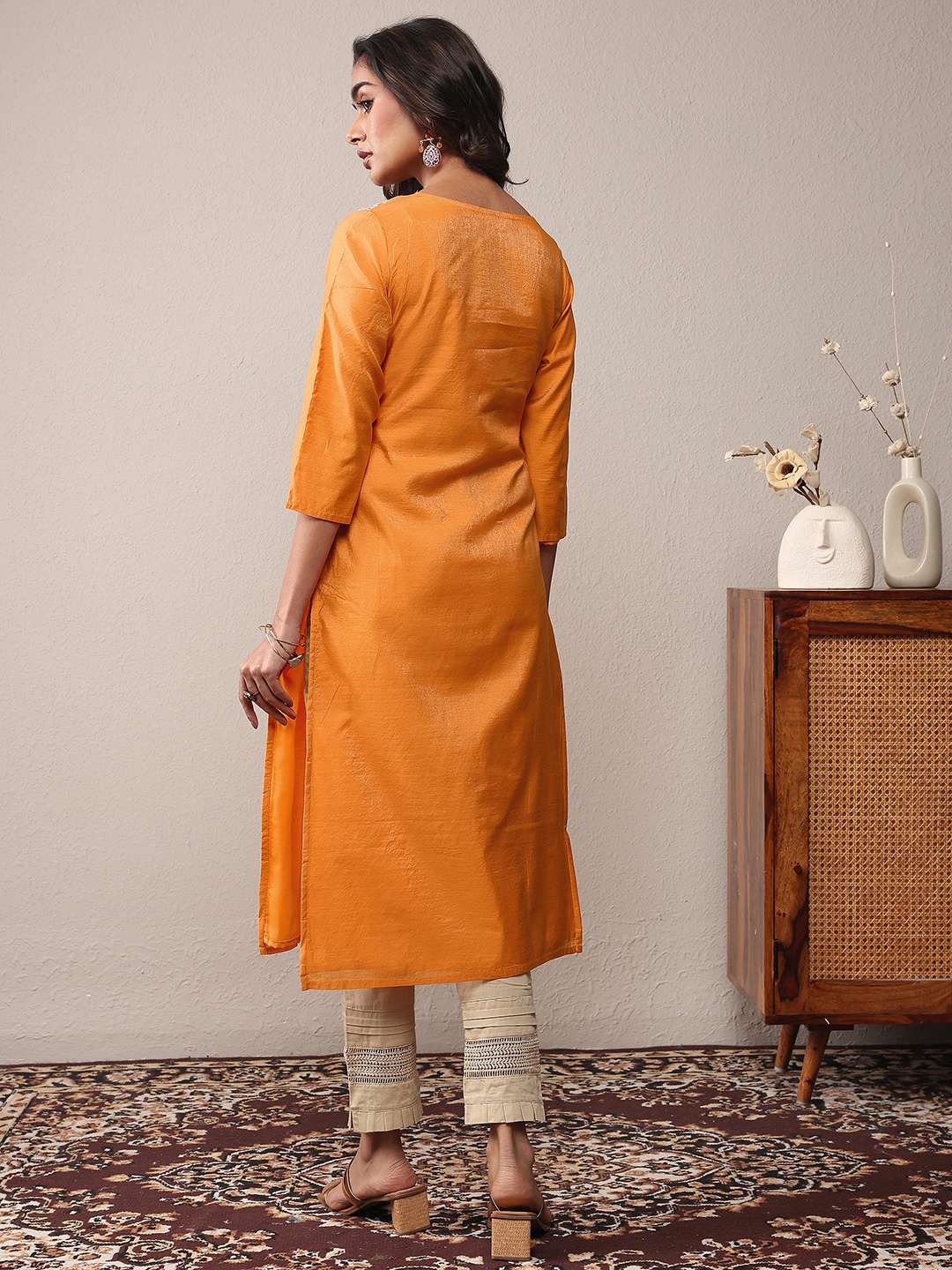 Embroidered-Blended-Fabric-Round-Neck-Women-Kurta