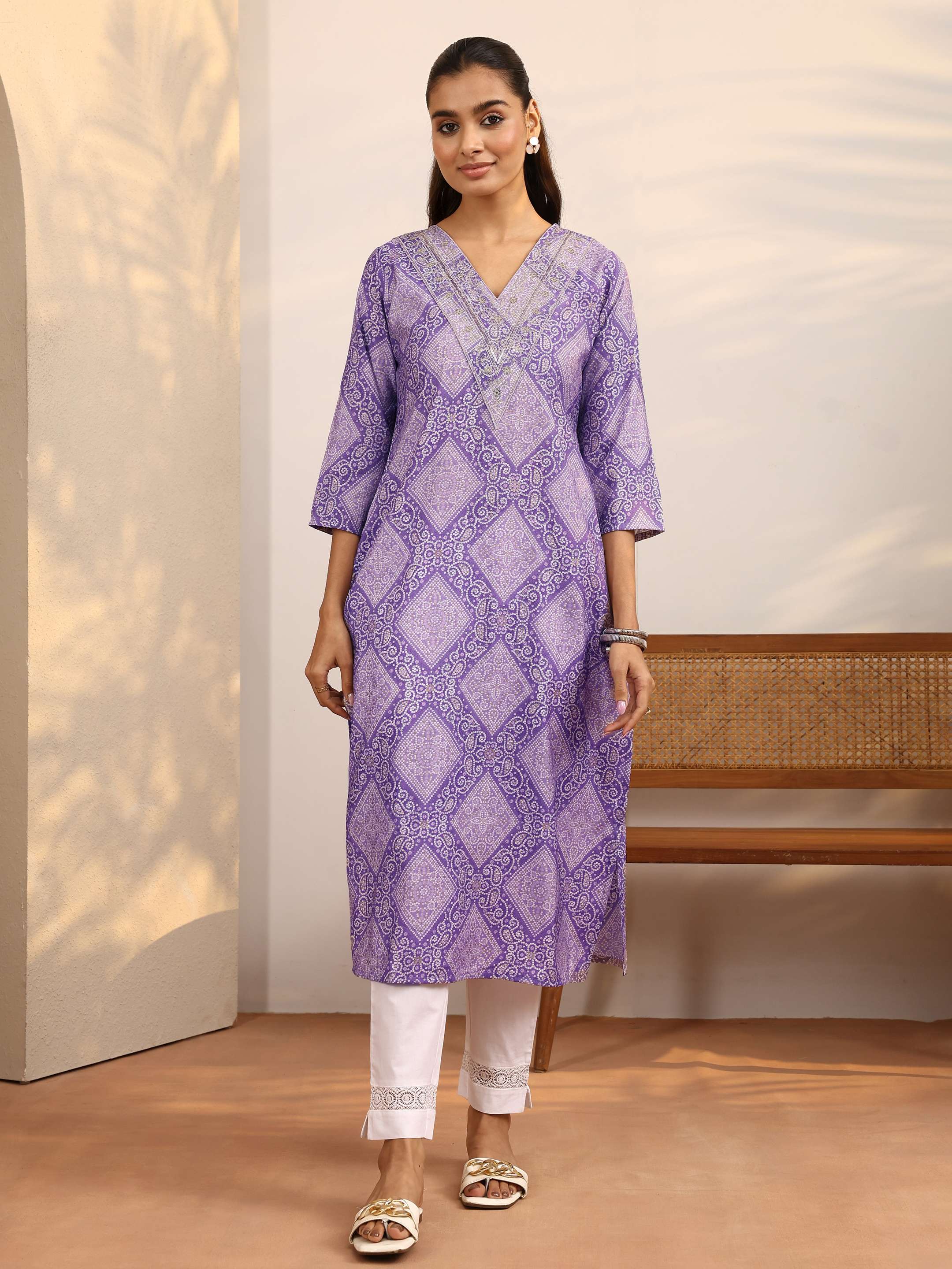 Printed-Silk-blend-V-Neck-Women-s-Casual-Wear-Kurta